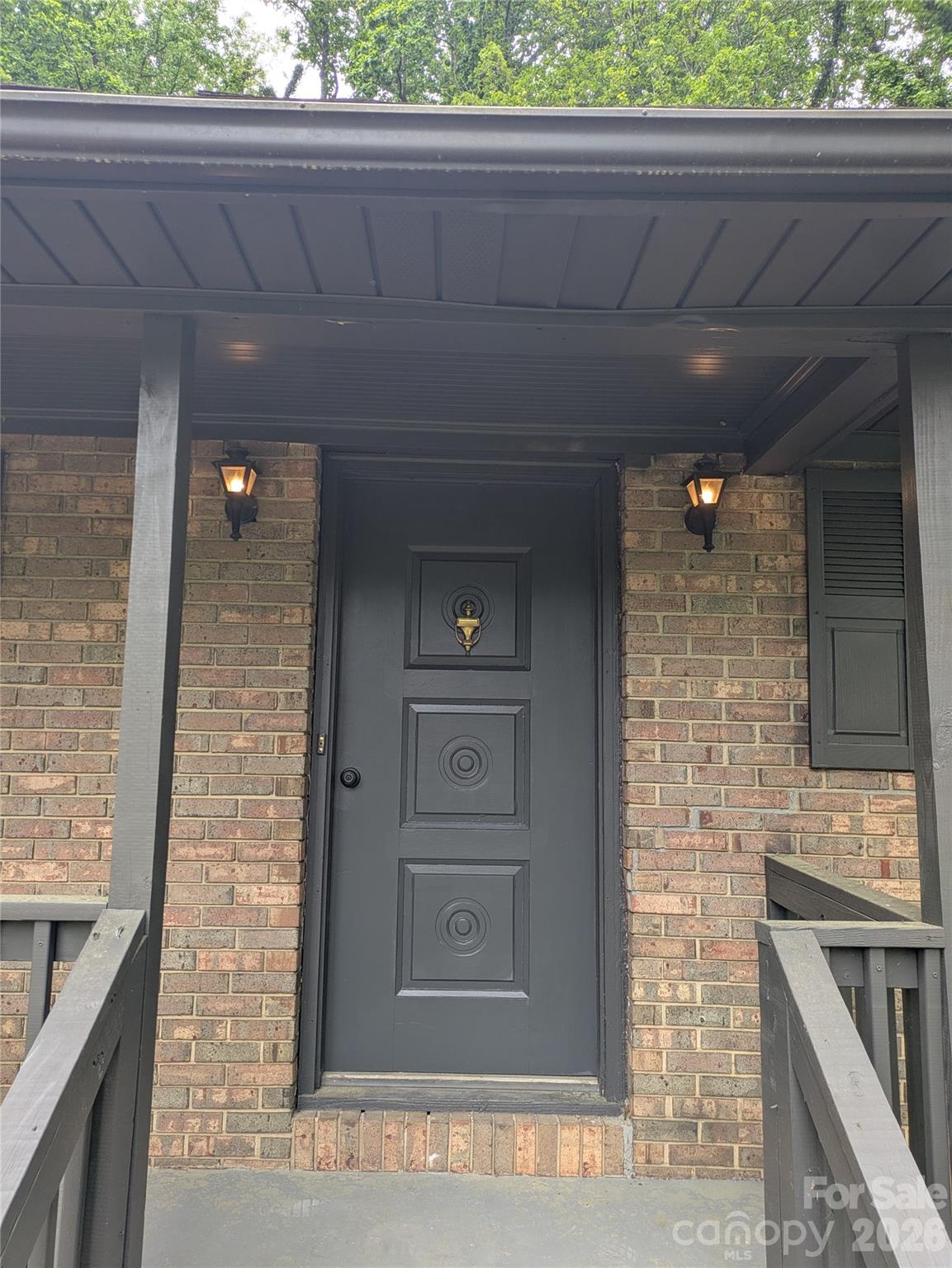 1002 Hemlock Drive Property Photo 4
