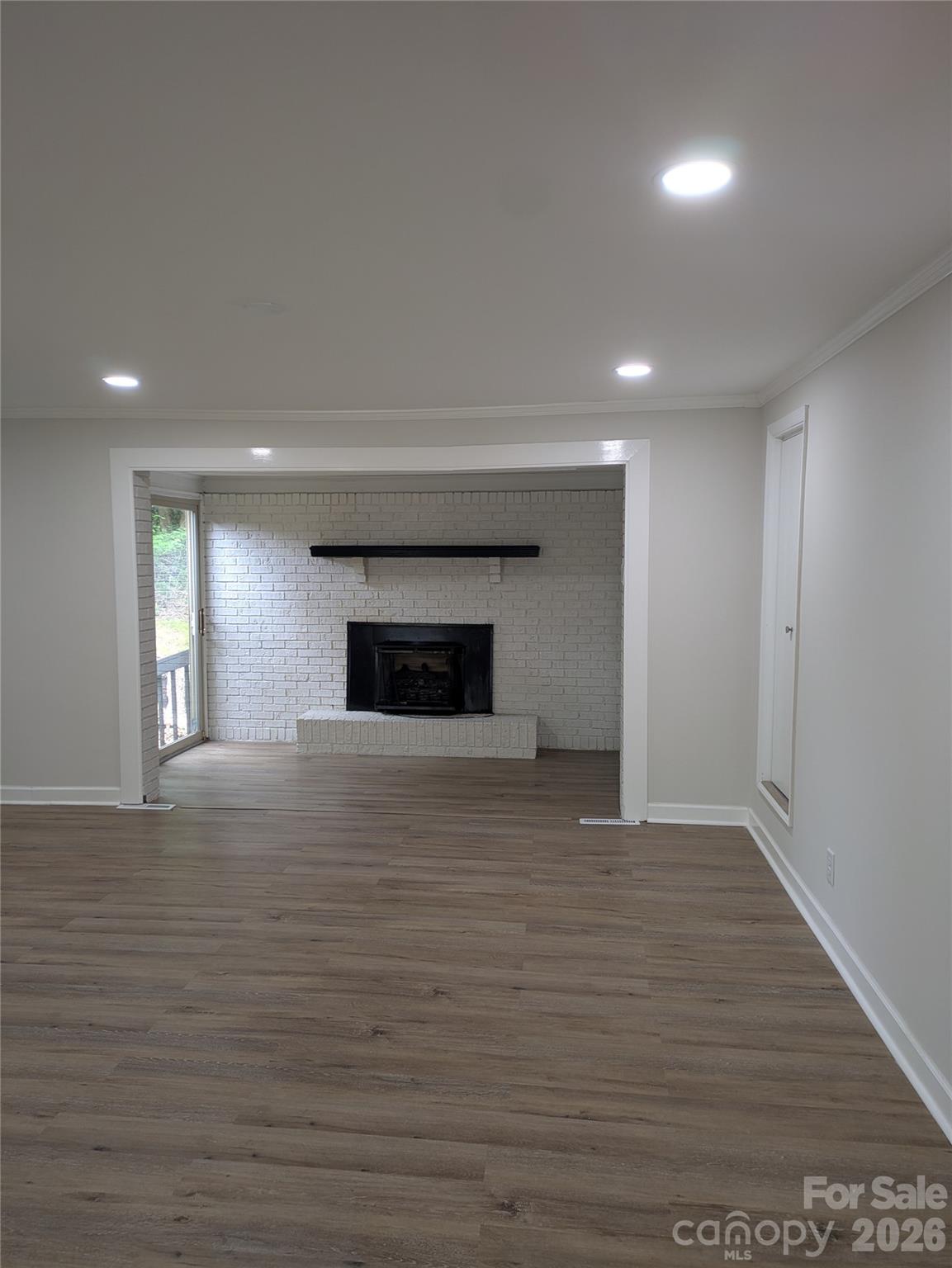 1002 Hemlock Drive Property Photo 11