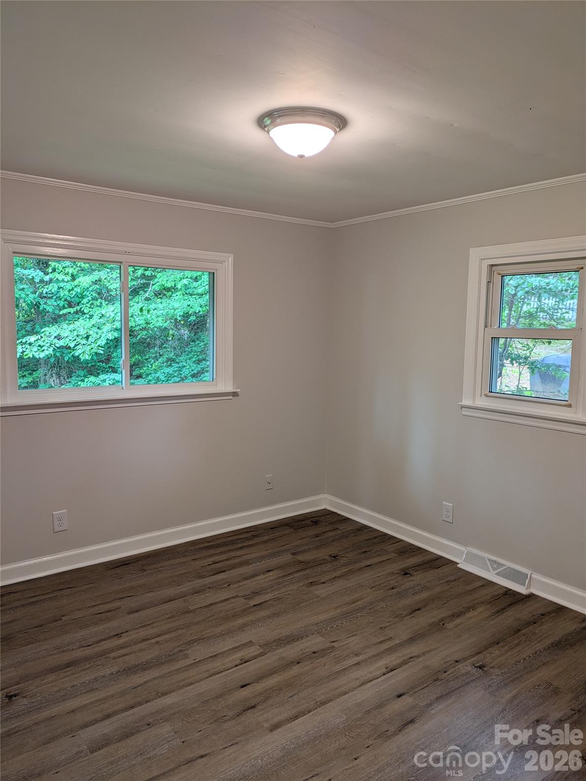 1002 Hemlock Drive Property Photo 30