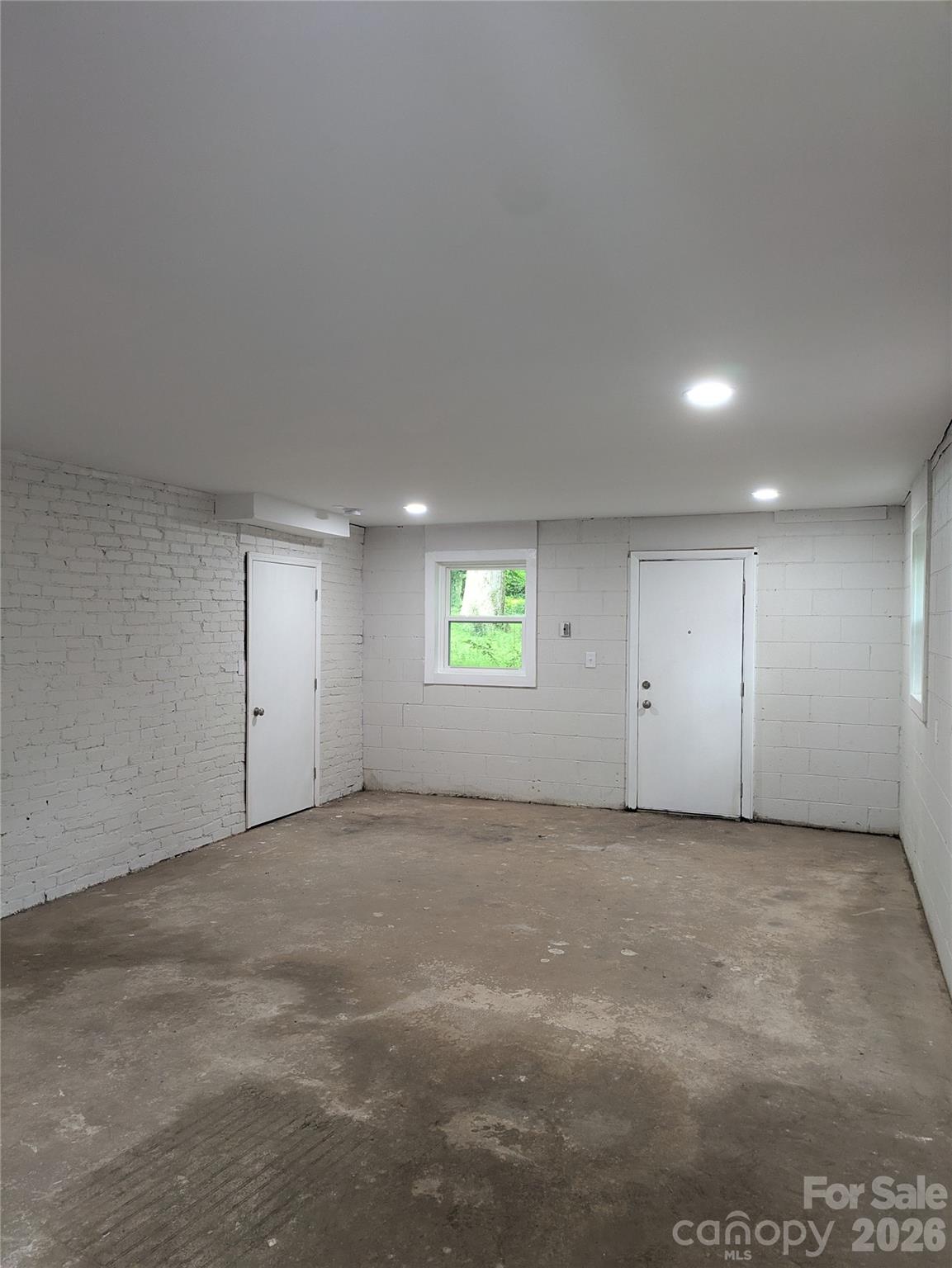 1002 Hemlock Drive Property Photo 36