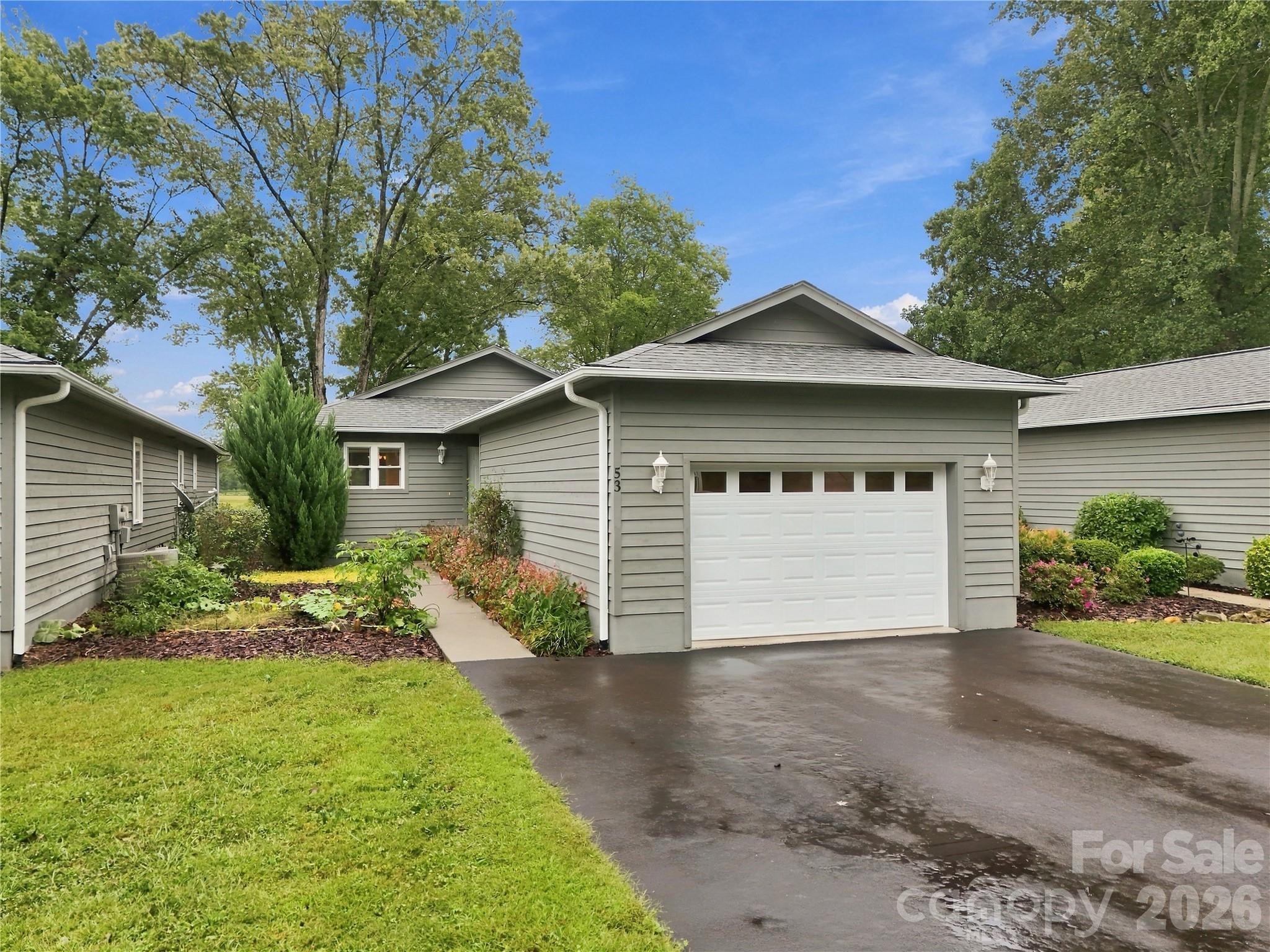 53 Southern Fairway Court D2 Property Photo 1
