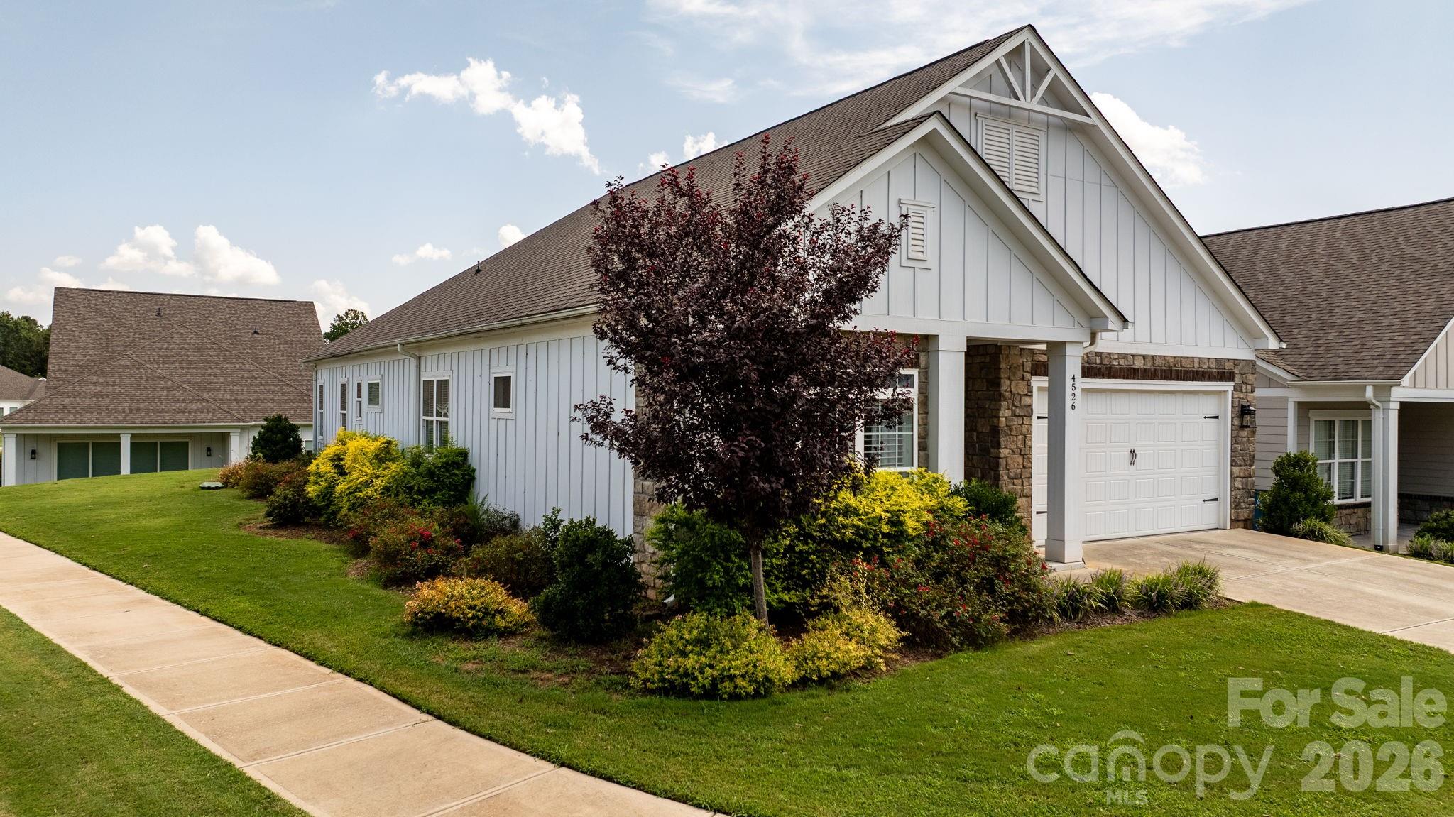 4526 Stellata Loop Property Photo 3