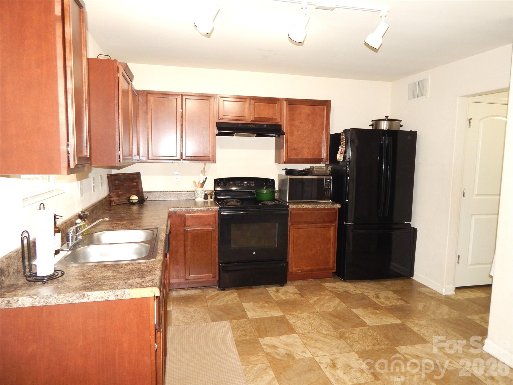 811 & 832 Chevelle Drive Property Photo 5