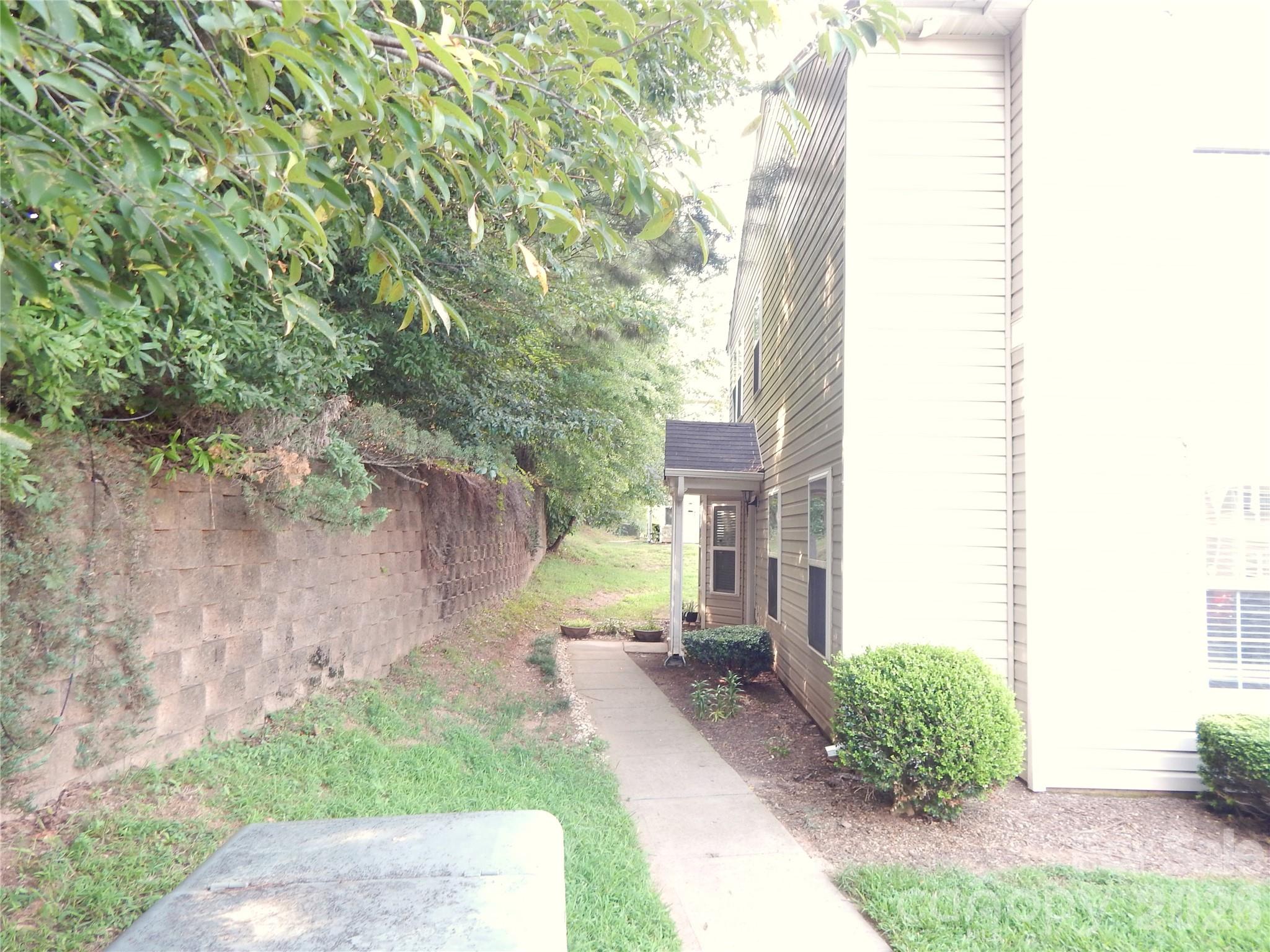 811 & 832 Chevelle Drive Property Photo 12