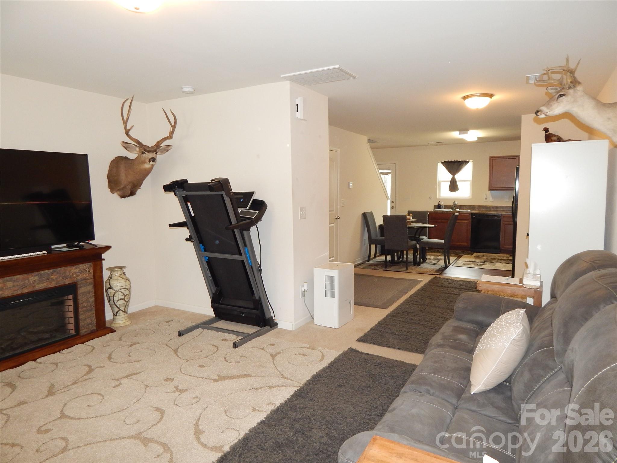 811 & 832 Chevelle Drive Property Photo 17