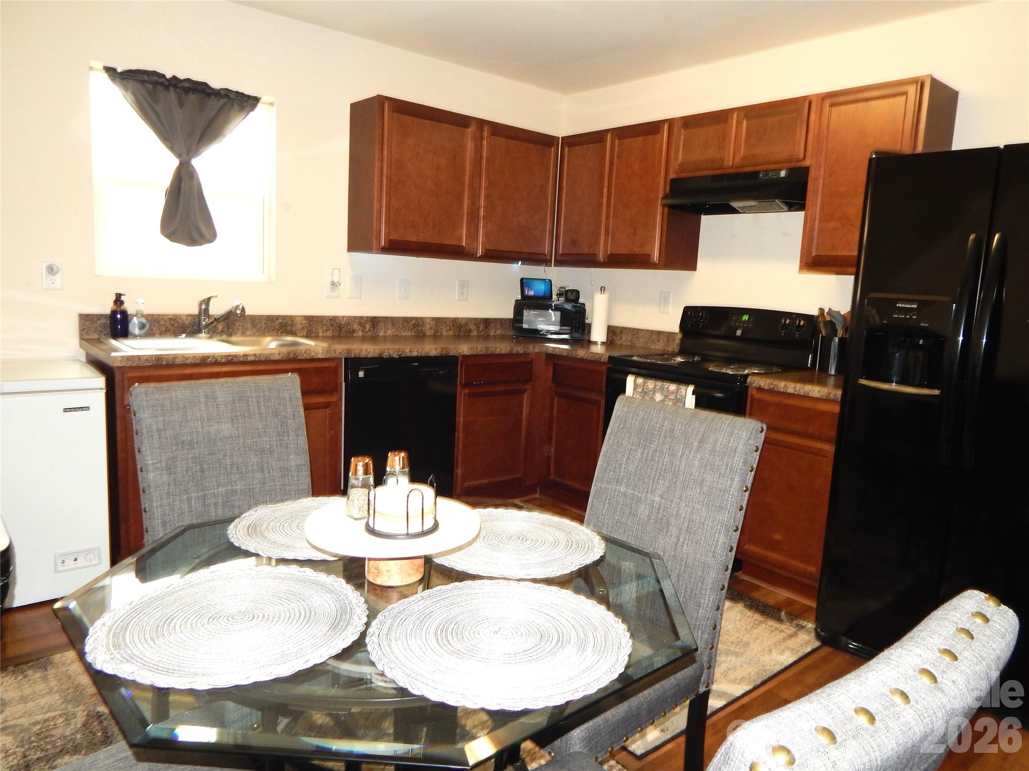 811 & 832 Chevelle Drive Property Photo 19