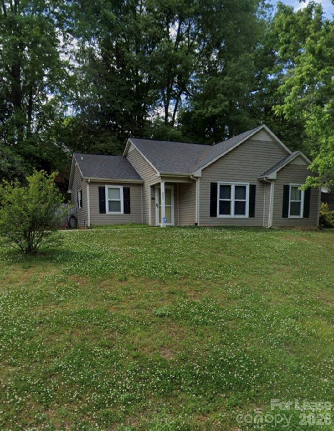221 Auten Circle Property Photo 1