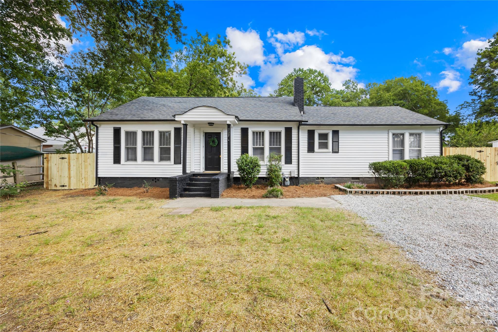 227 N Magnolia Street Property Photo 1