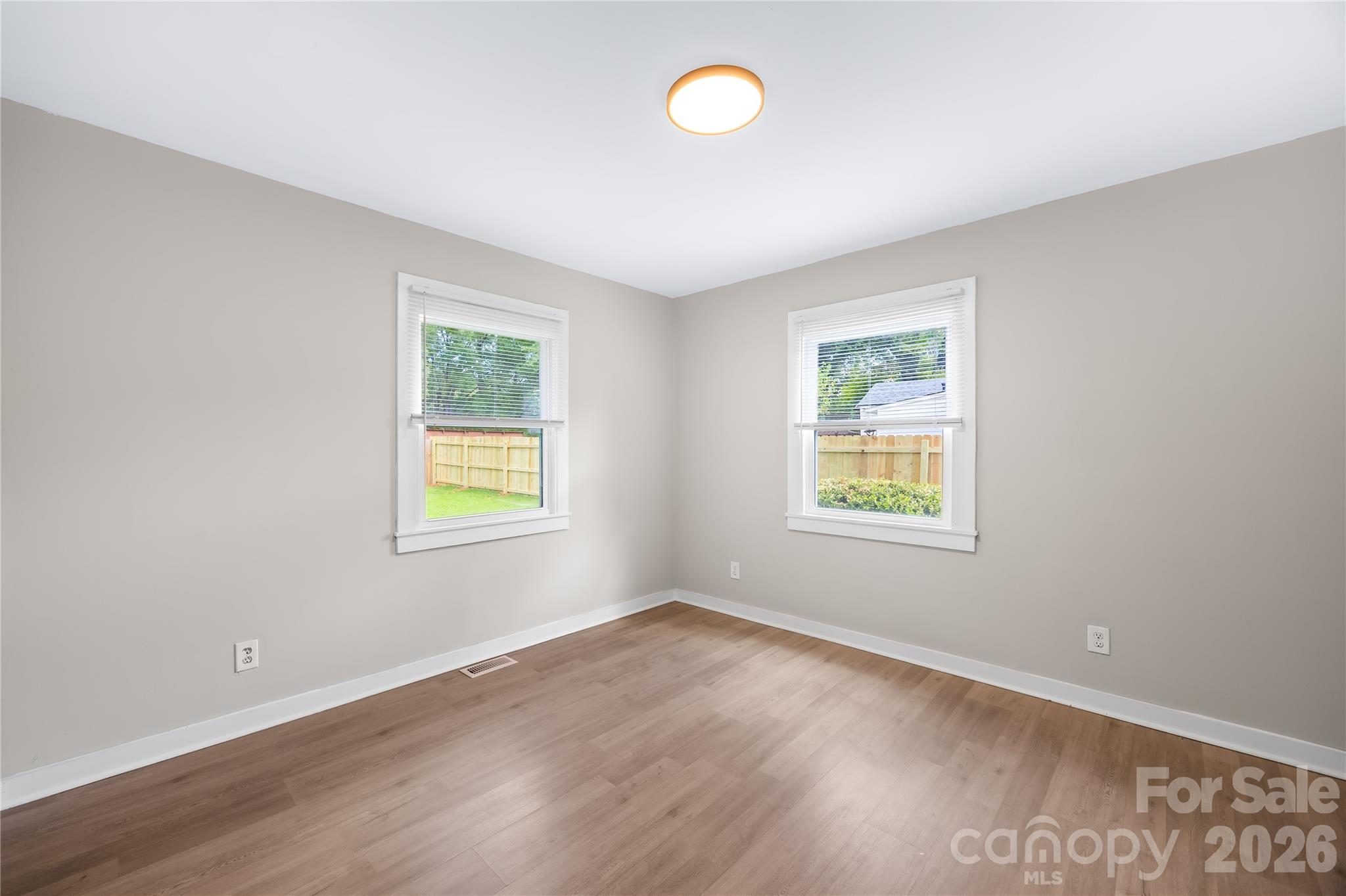 227 N Magnolia Street Property Photo 14