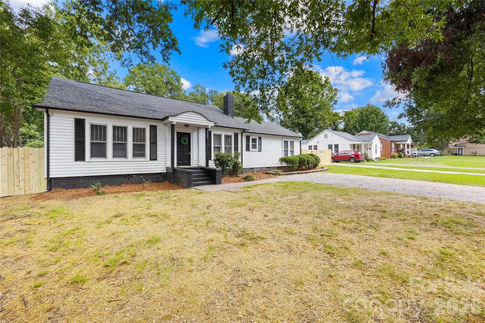 227 N Magnolia Street Property Photo 20