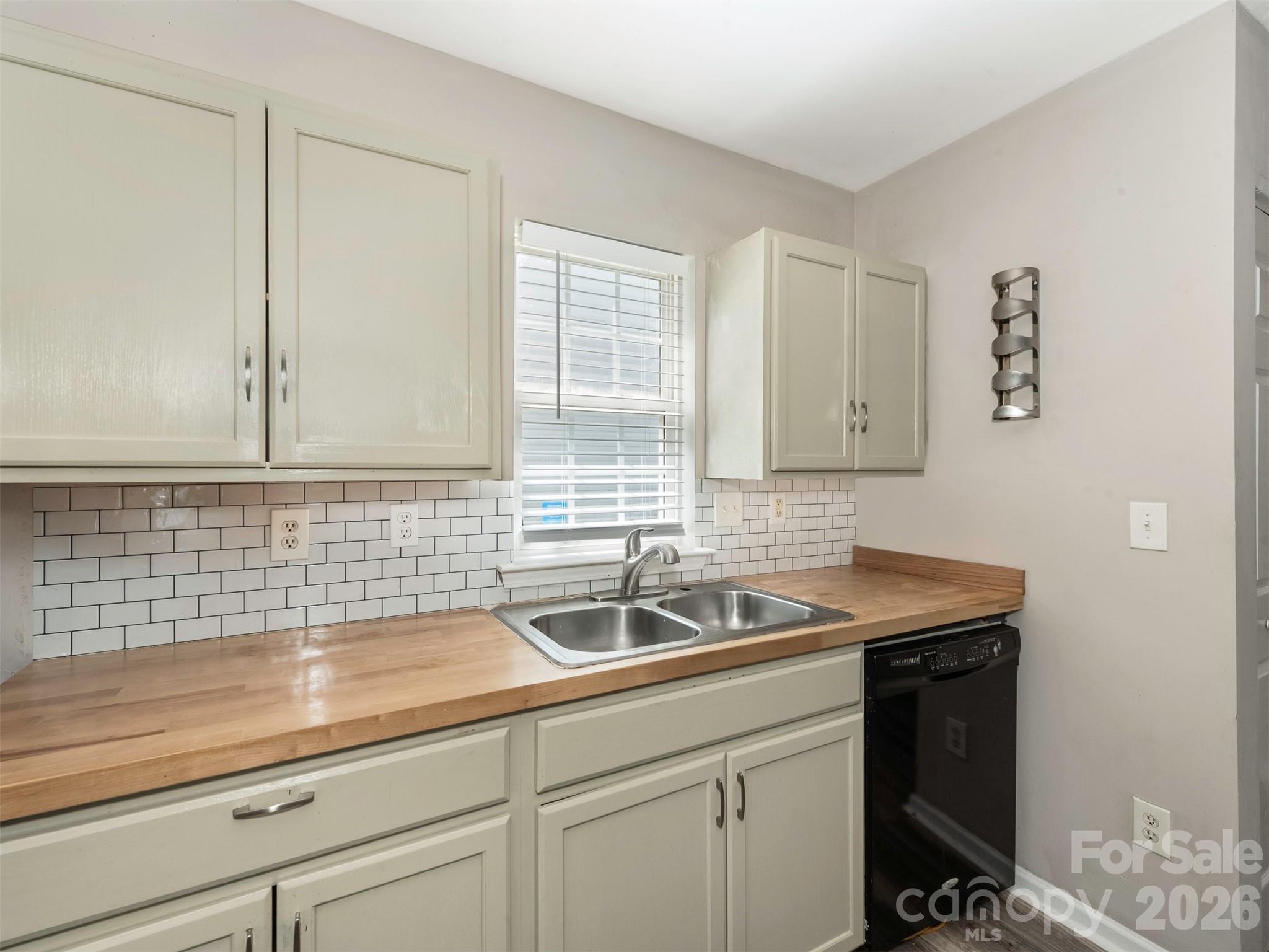 2710 Blackberry Ridge Lane Property Photo 8