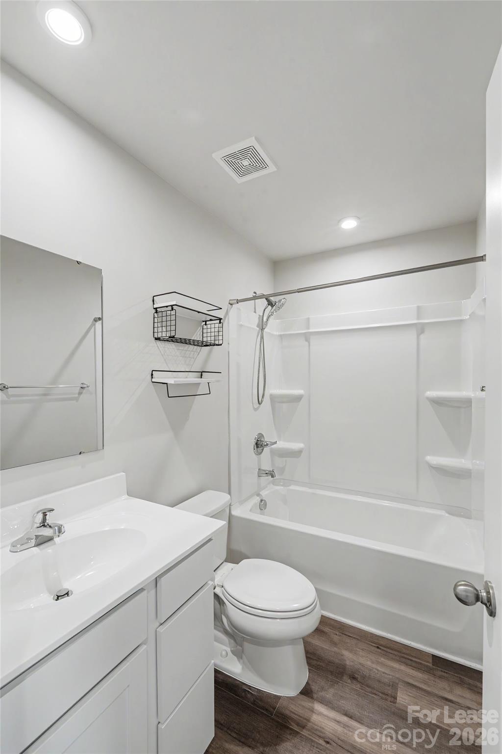 6042 Cutwater Circle Property Photo 4