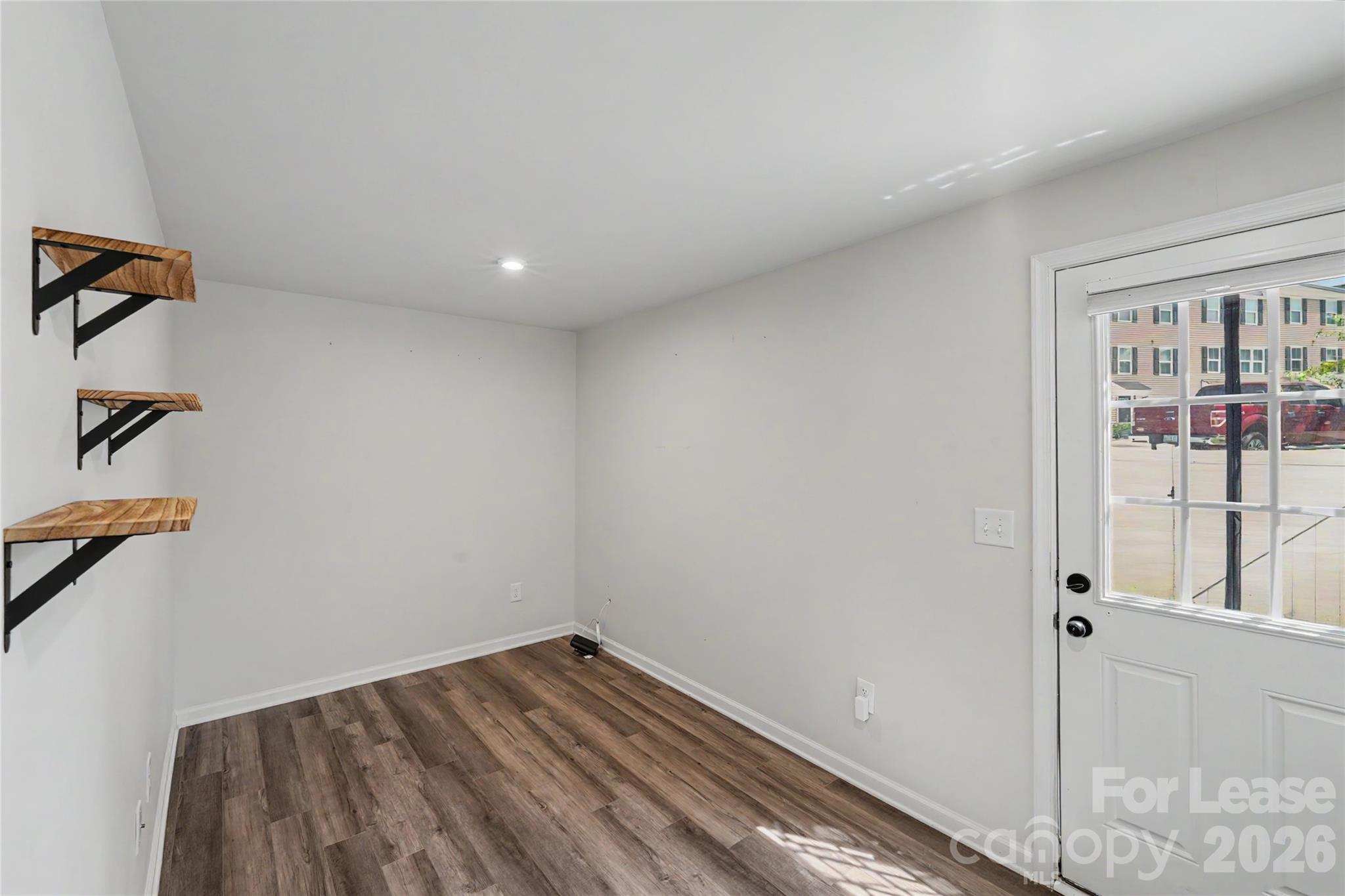 6042 Cutwater Circle Property Photo 8