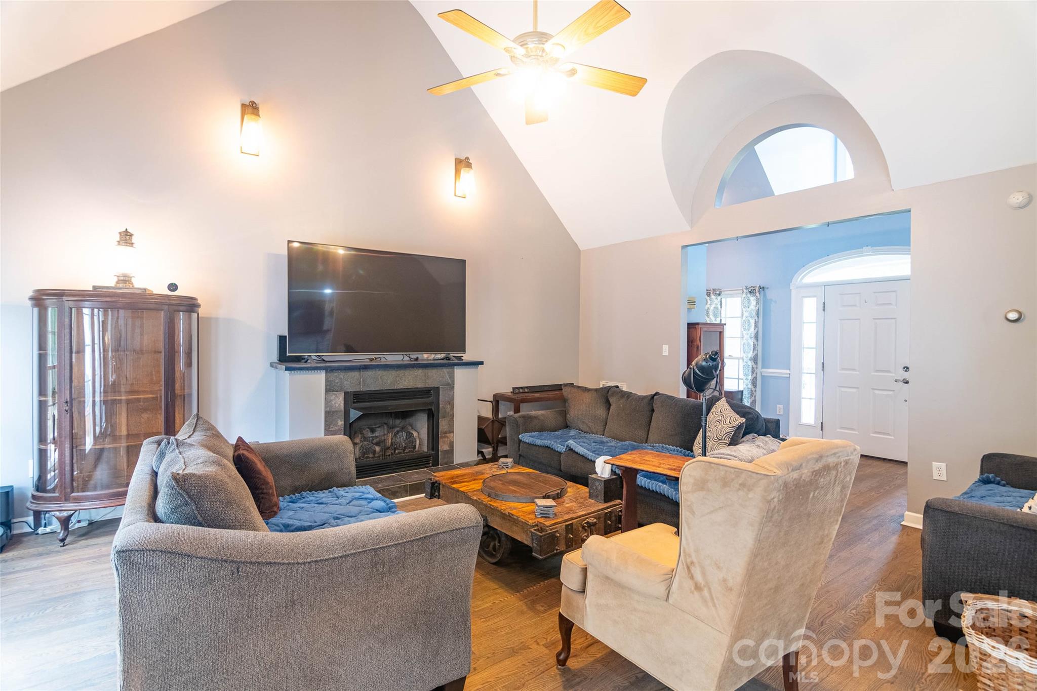 378 Chisholm Trail Property Photo 3