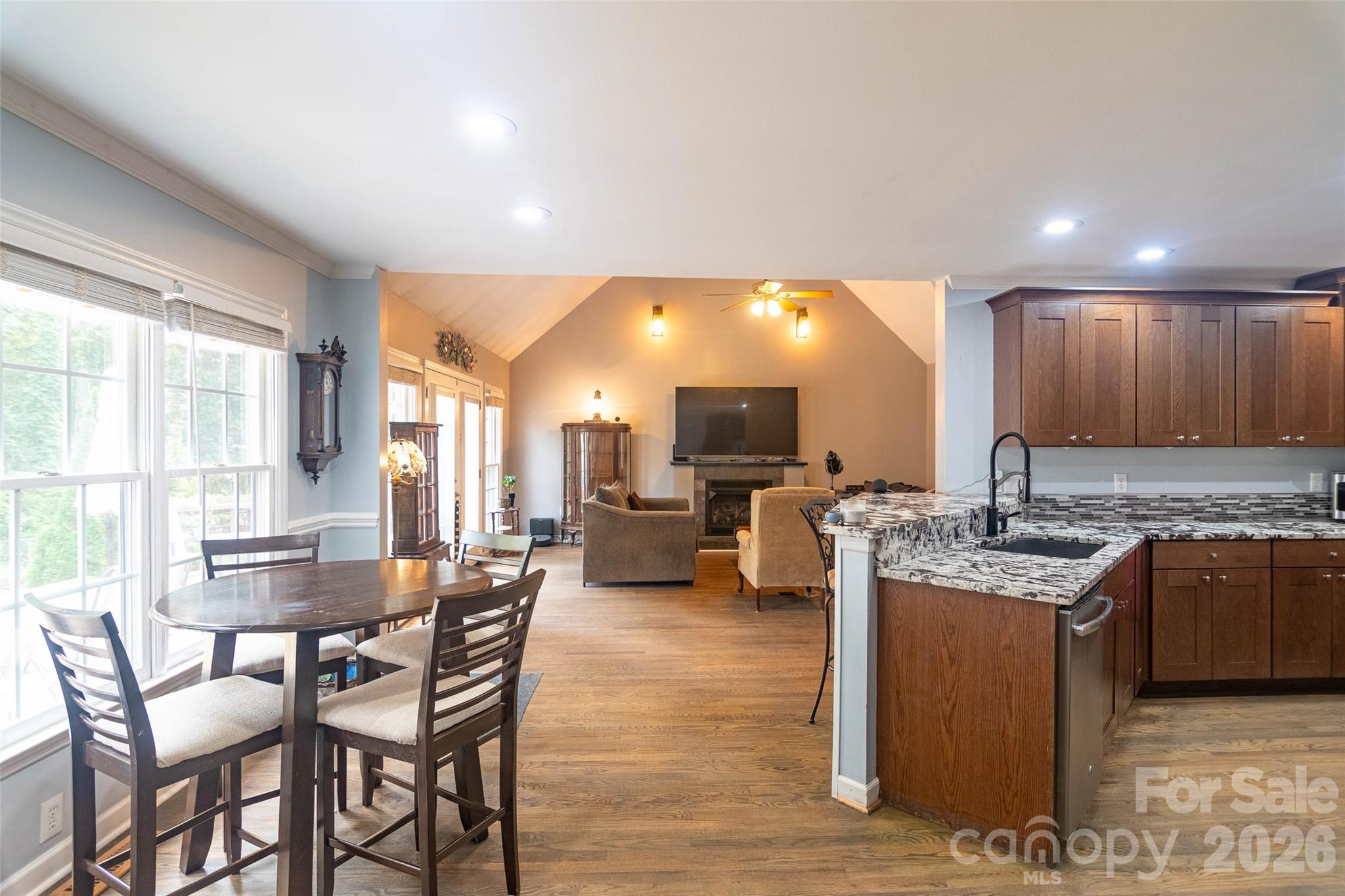 378 Chisholm Trail Property Photo 10