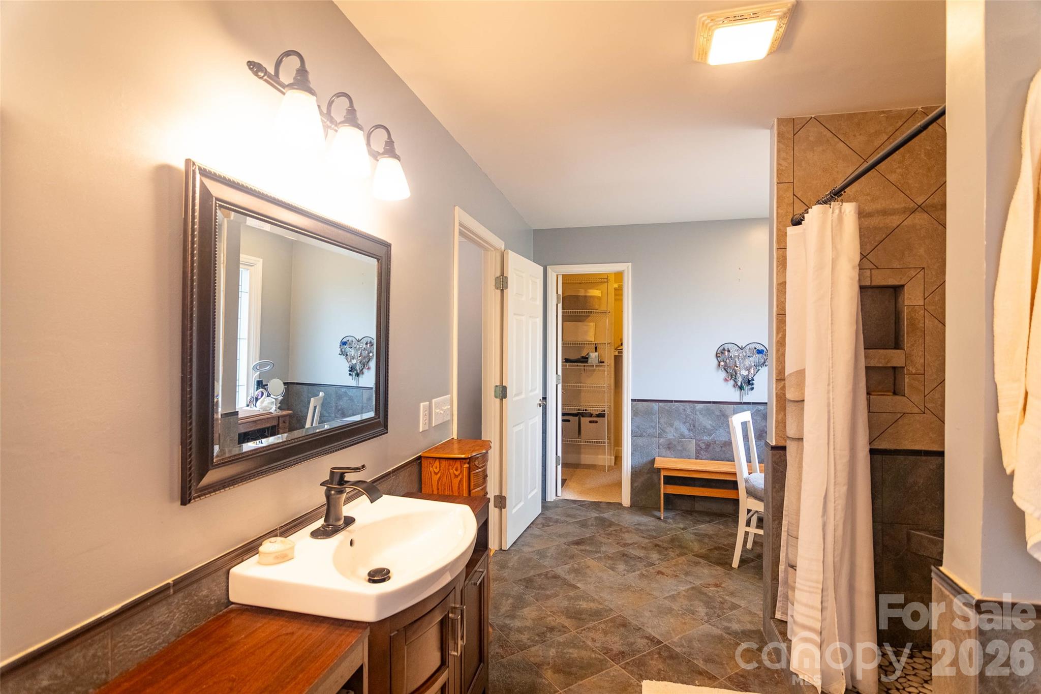 378 Chisholm Trail Property Photo 21