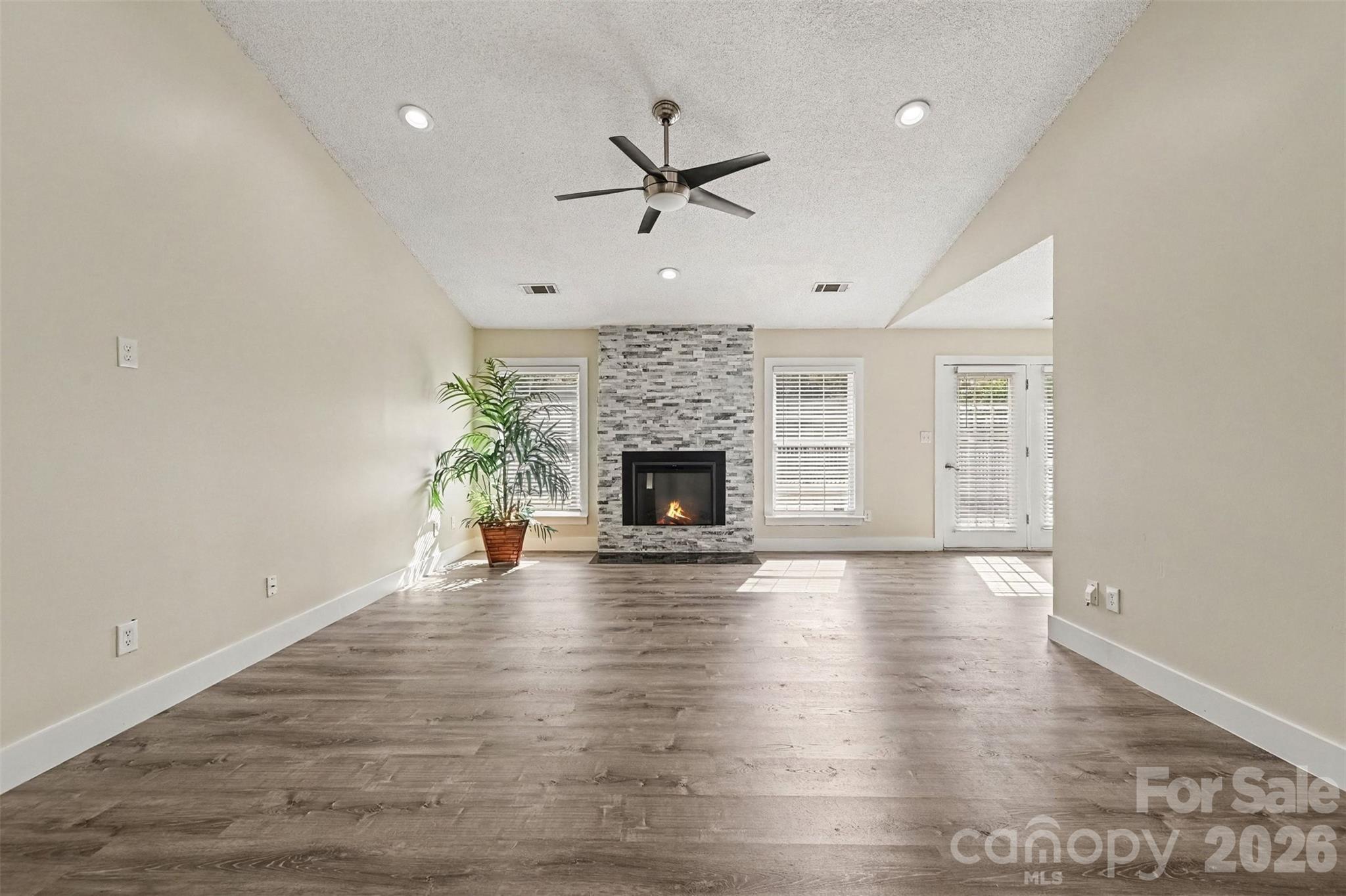 10117 Crayton Drive Property Photo 2