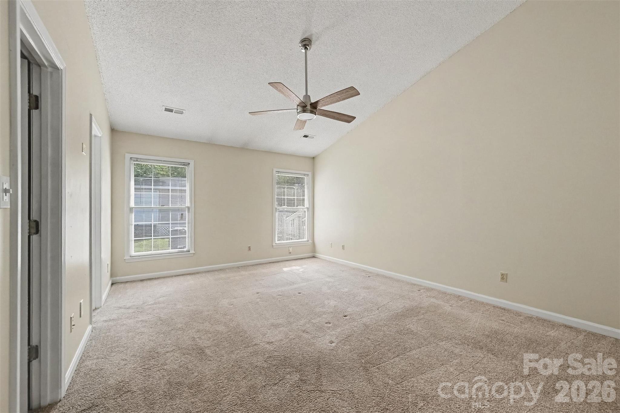 10117 Crayton Drive Property Photo 6