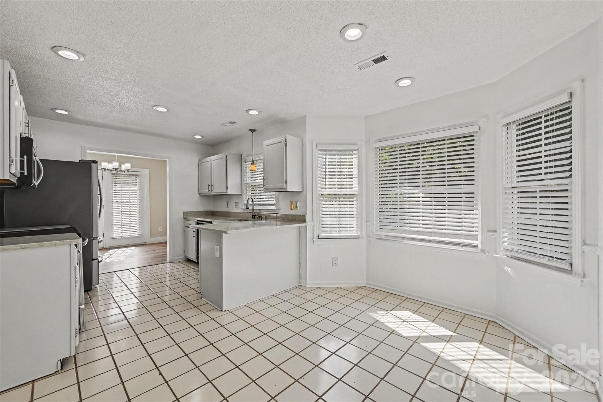 10117 Crayton Drive Property Photo 15