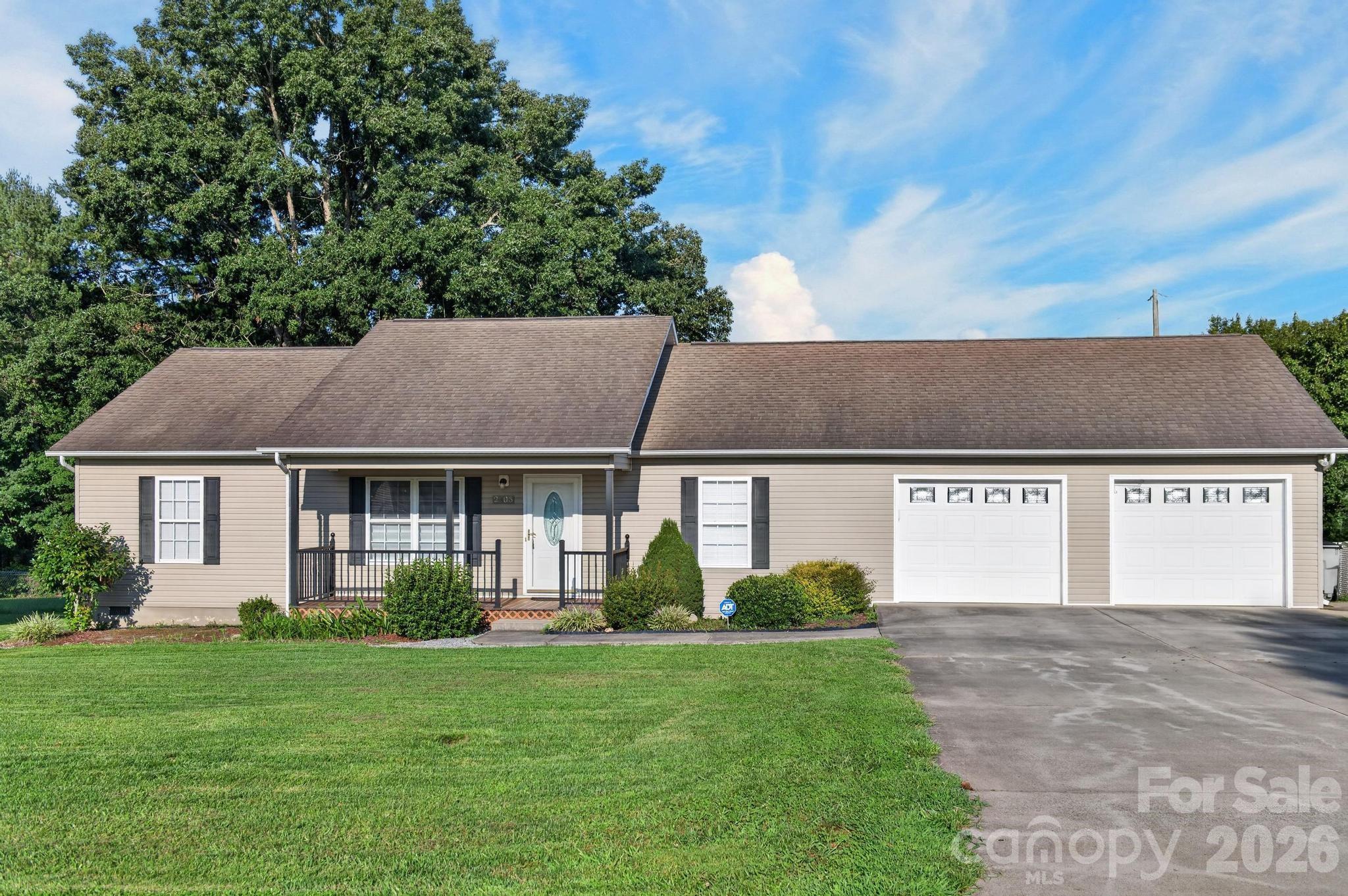 2305 Good Shepard Court Property Photo 6