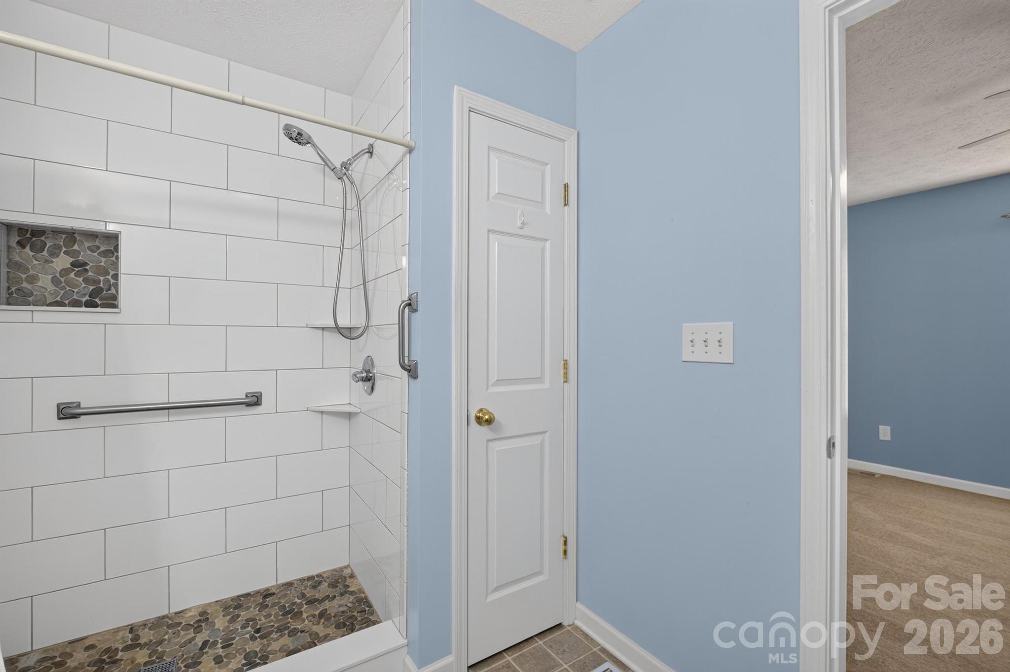 2305 Good Shepard Court Property Photo 27