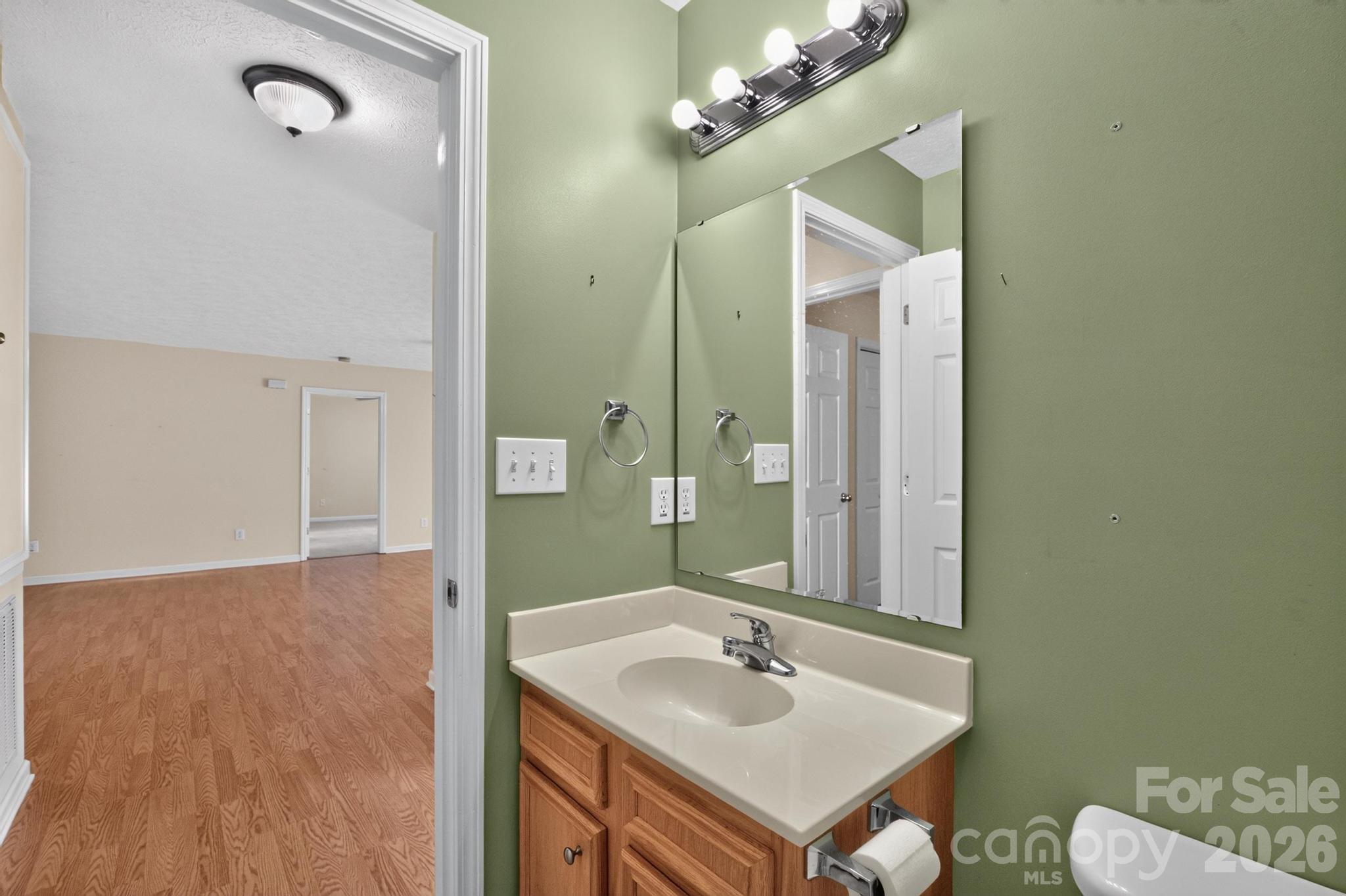2305 Good Shepard Court Property Photo 34