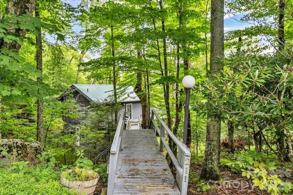 211 Foxgrape Hollow 77 Property Photo 1