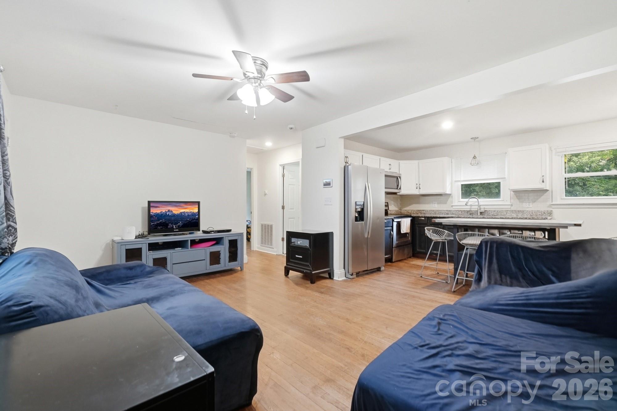 1326 Washington Lane Property Photo 3