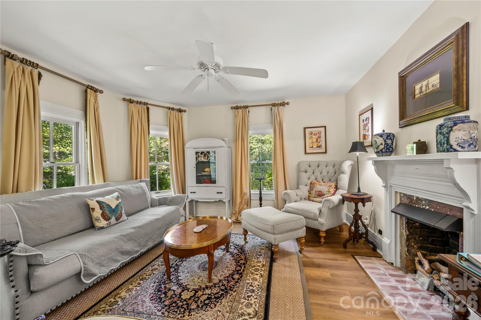 520 Esseola Street Property Photo 4