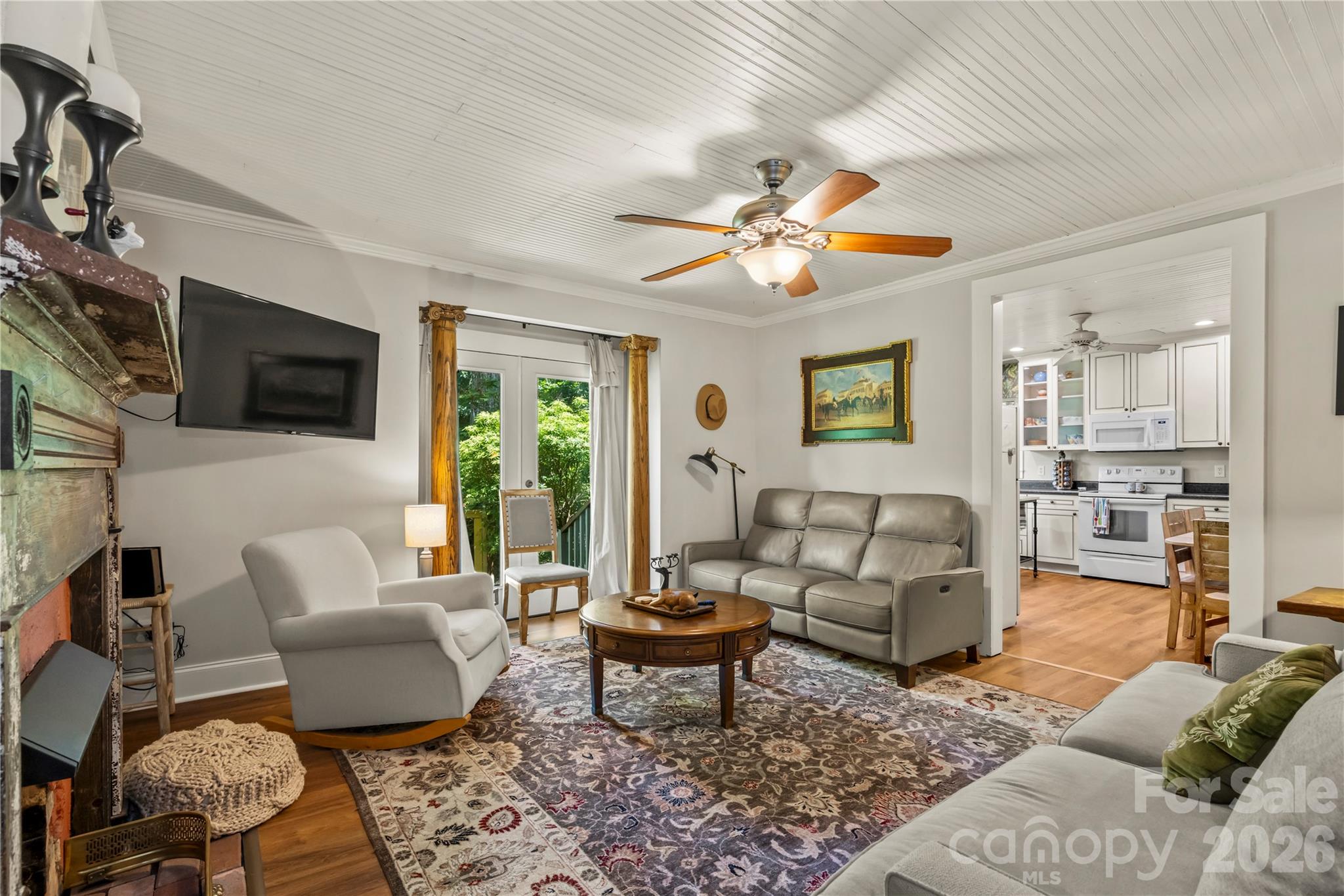 520 Esseola Street Property Photo 7