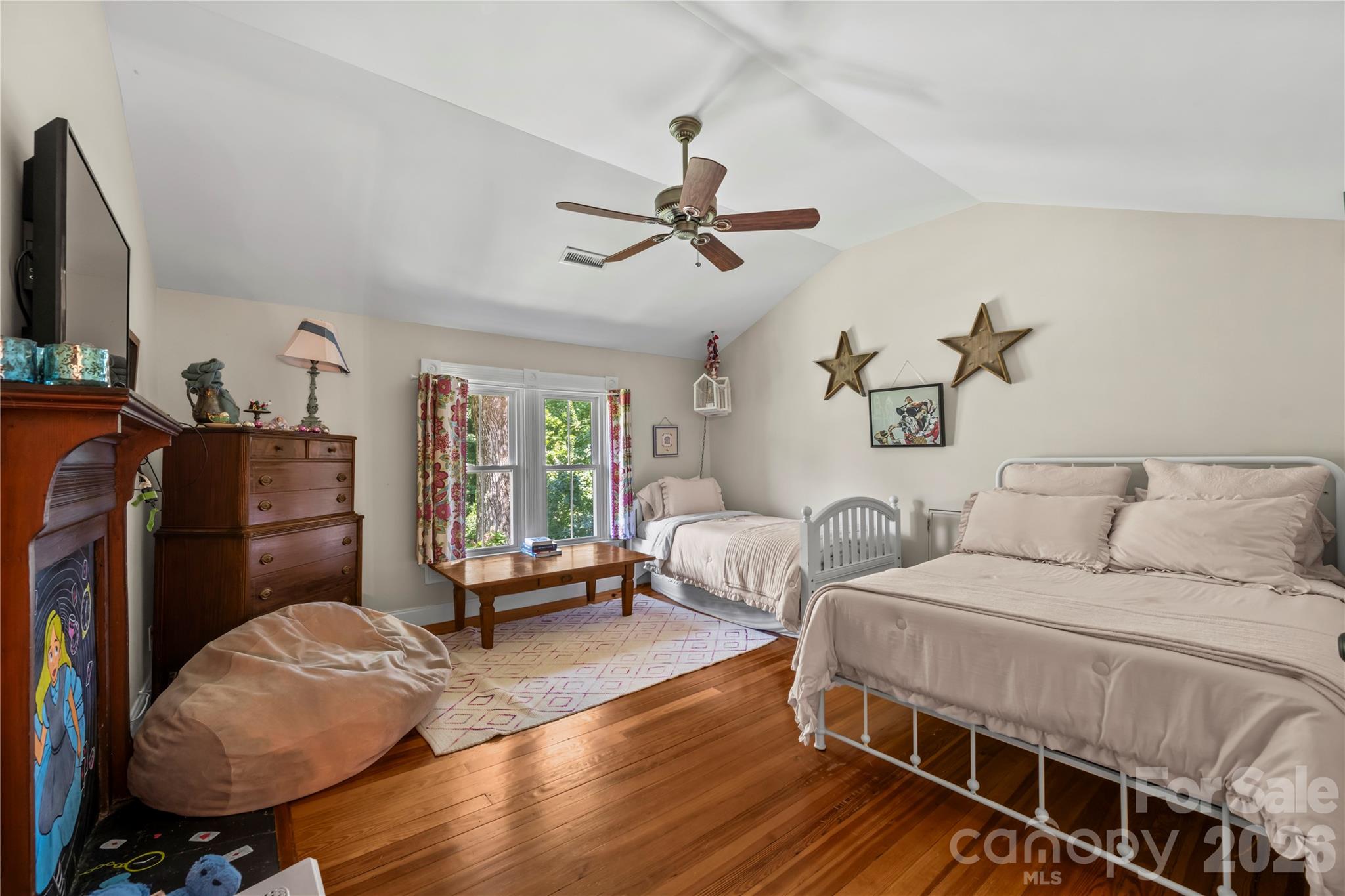 520 Esseola Street Property Photo 14