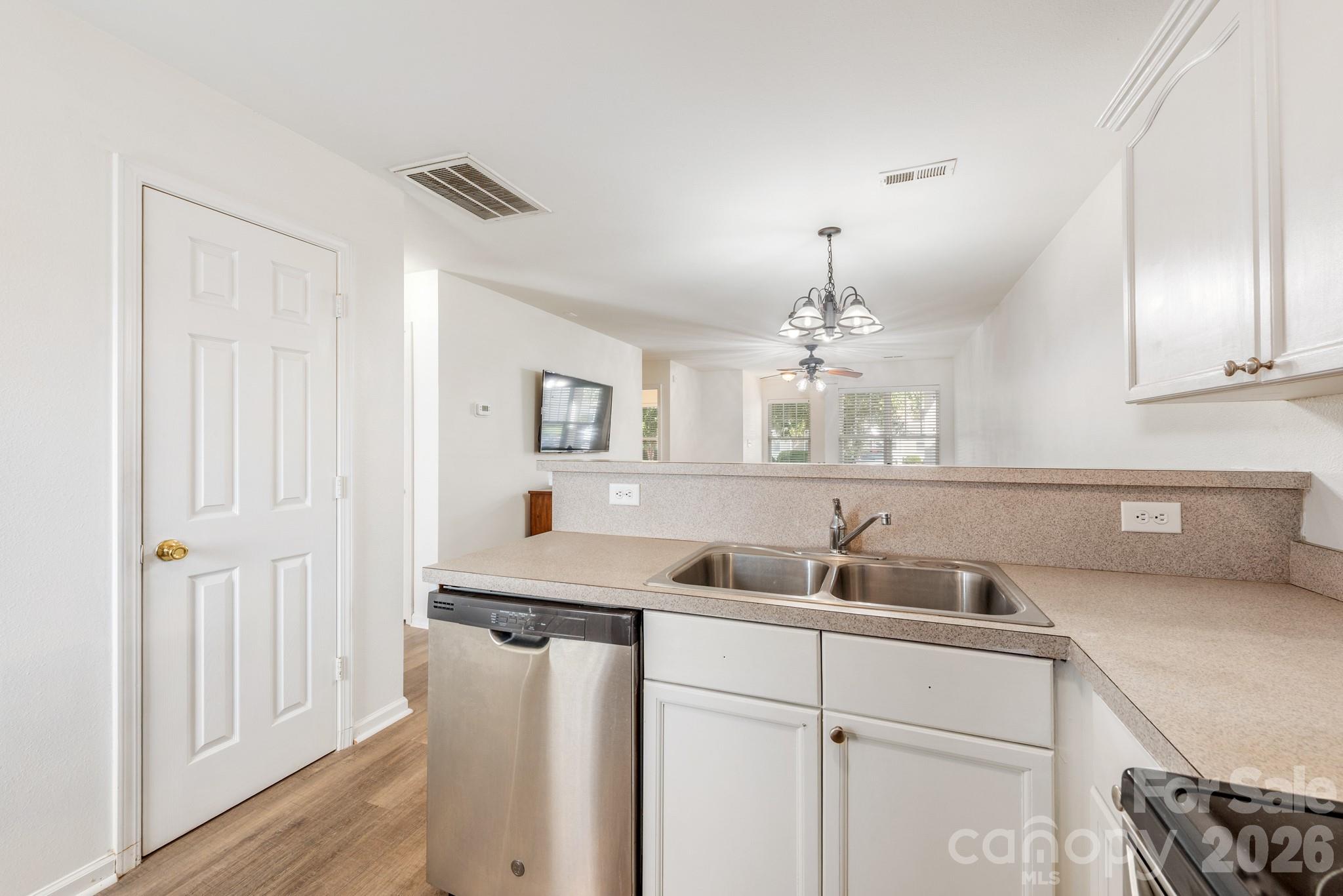 1423 Jasper Ridge Drive Property Photo 8