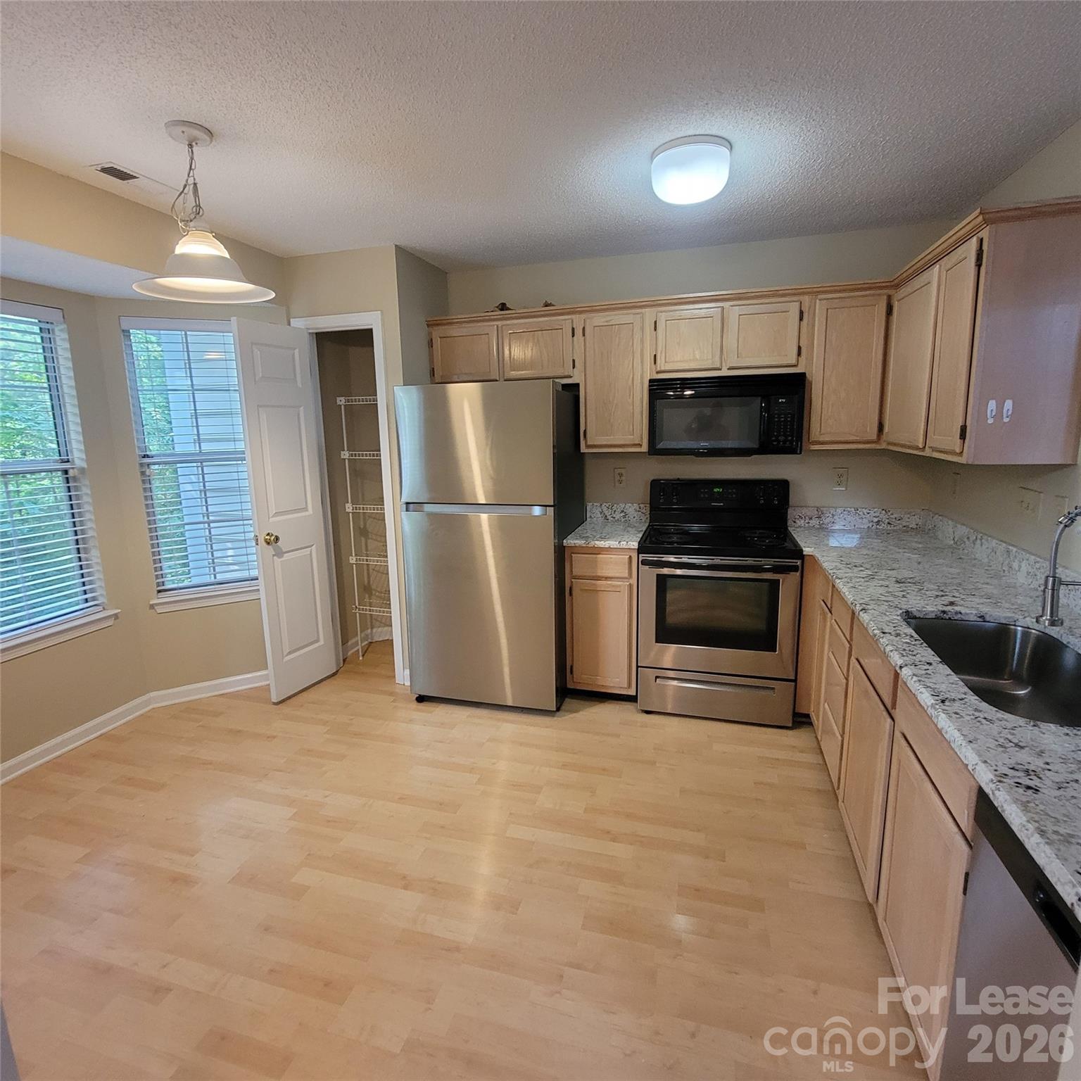 12511 Agate Lane Property Photo 10