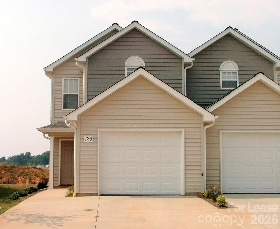 126 Clusters Circle Property Photo 1