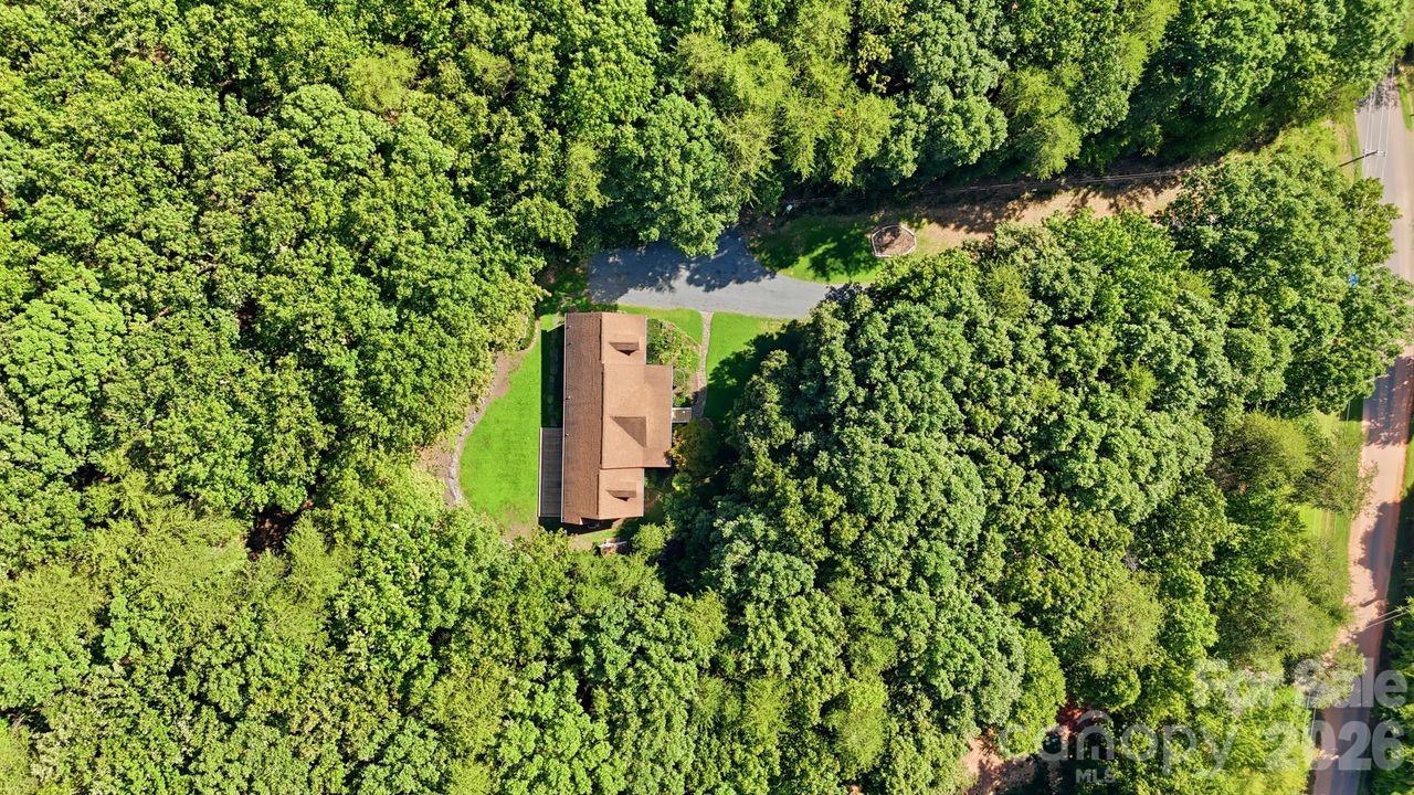 5480 Liberty Hill Road Property Photo 3
