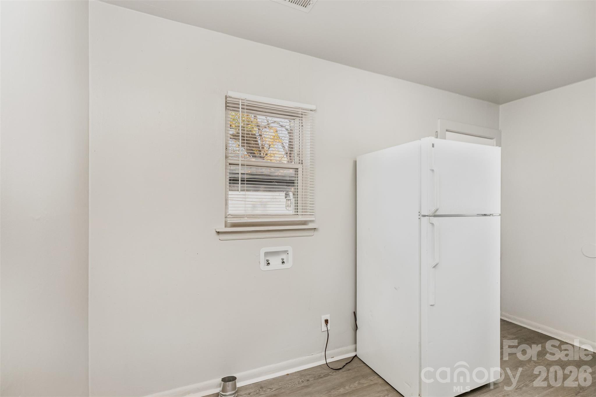 2301-2407 Julia Avenue Property Photo 6