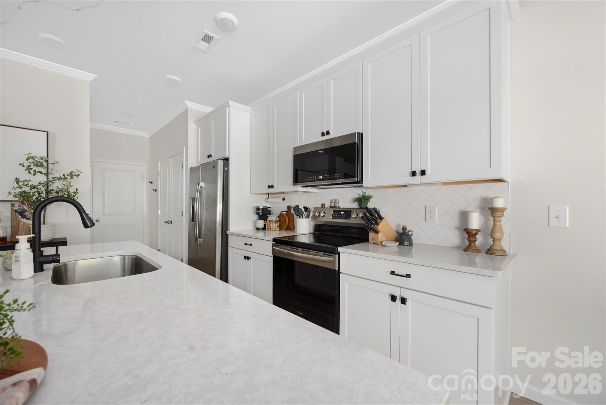 8108 Merryvale Lane Property Photo 8