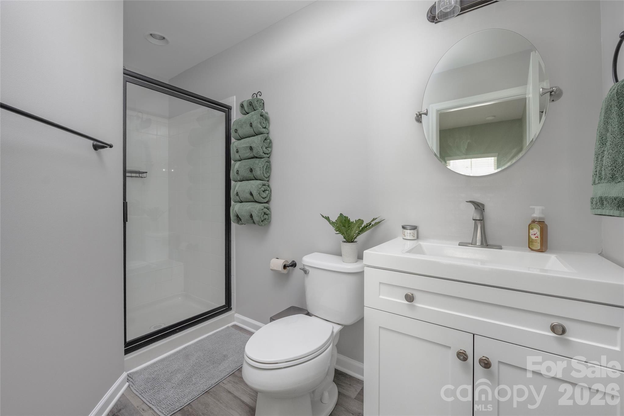 11708 Warfield Avenue Property Photo 11