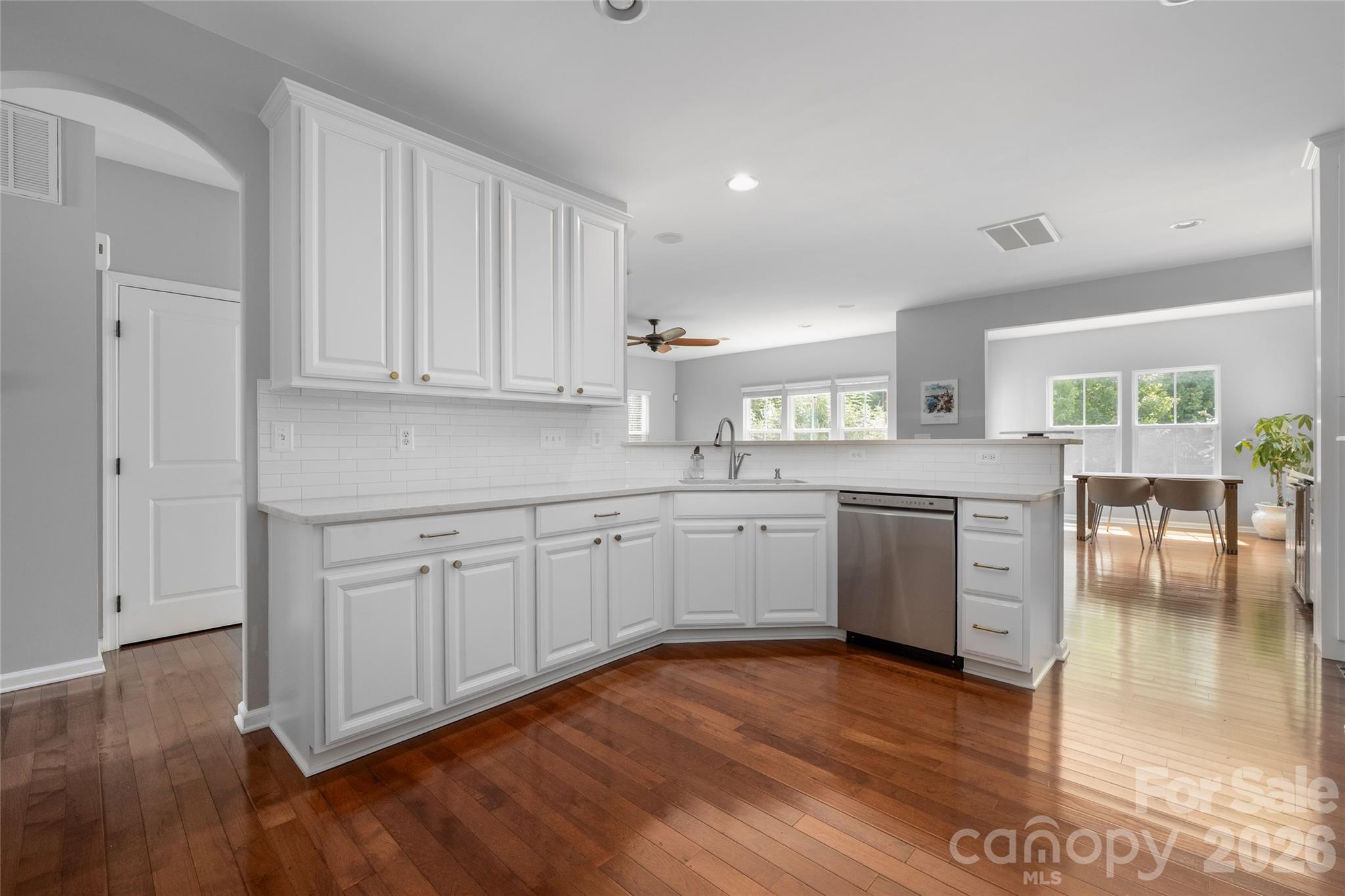 11708 Warfield Avenue Property Photo 14