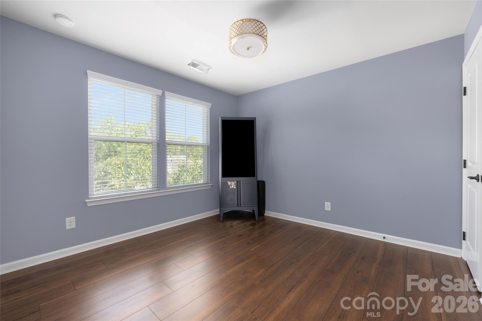 11708 Warfield Avenue Property Photo 34
