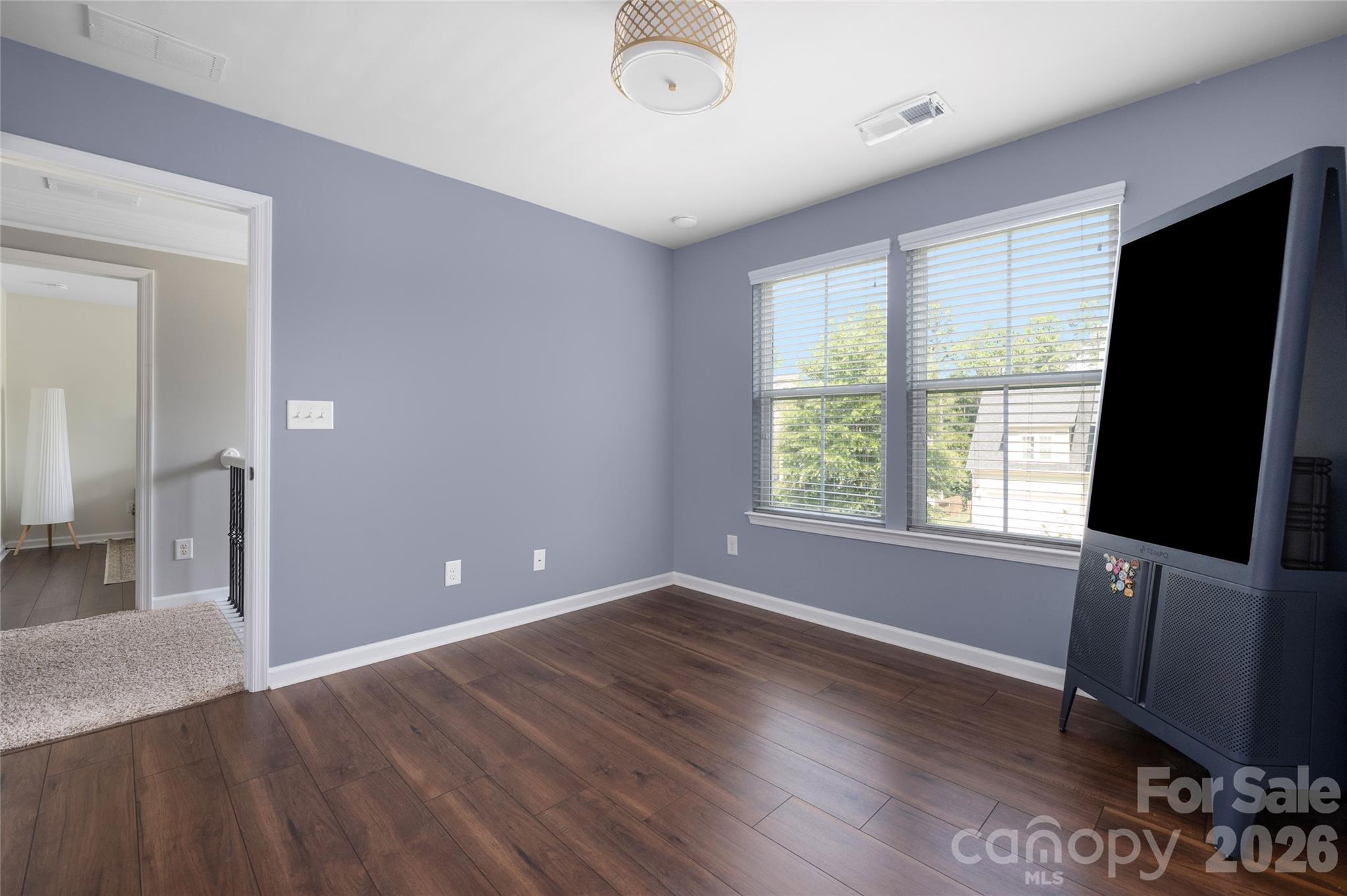 11708 Warfield Avenue Property Photo 35