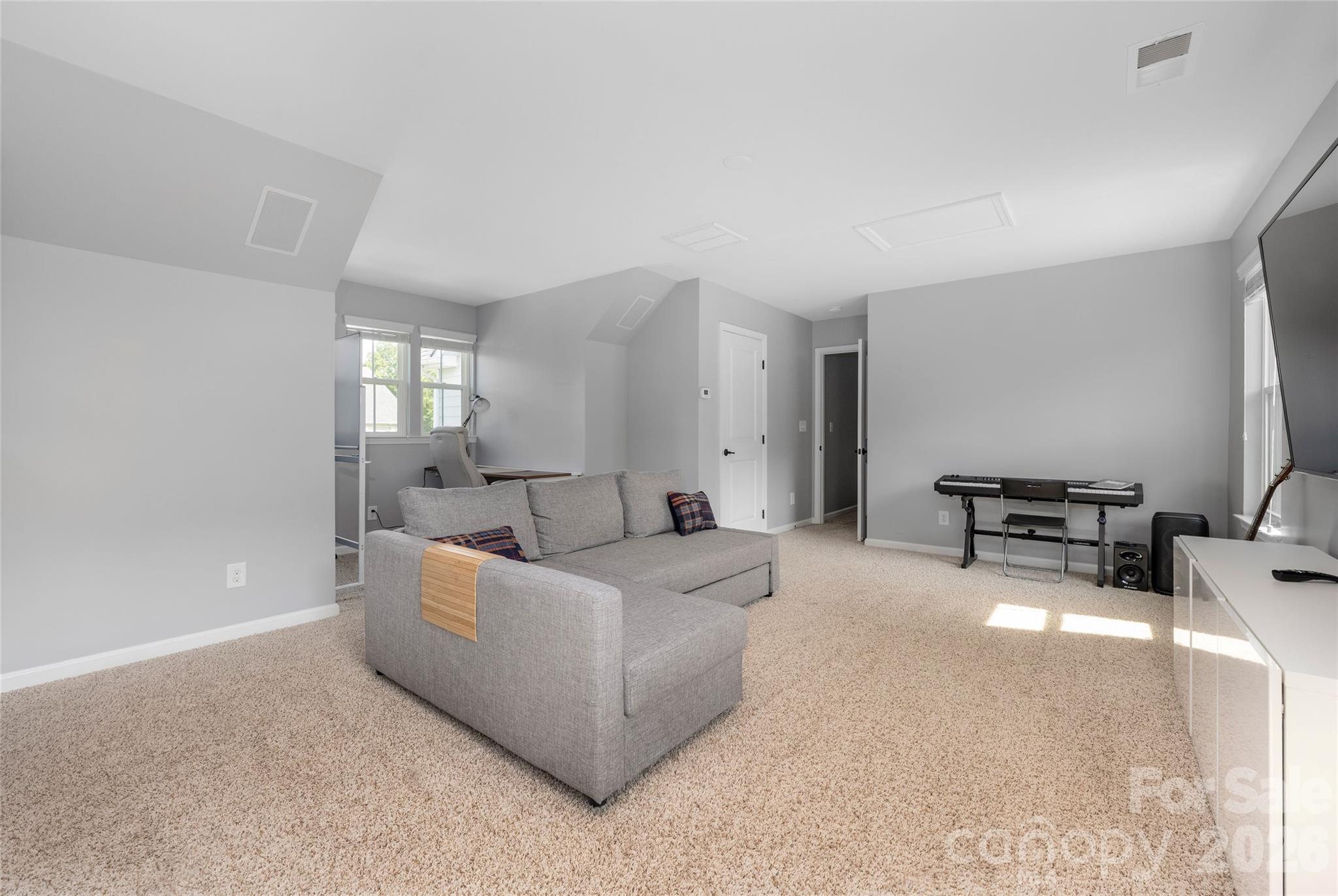 11708 Warfield Avenue Property Photo 39