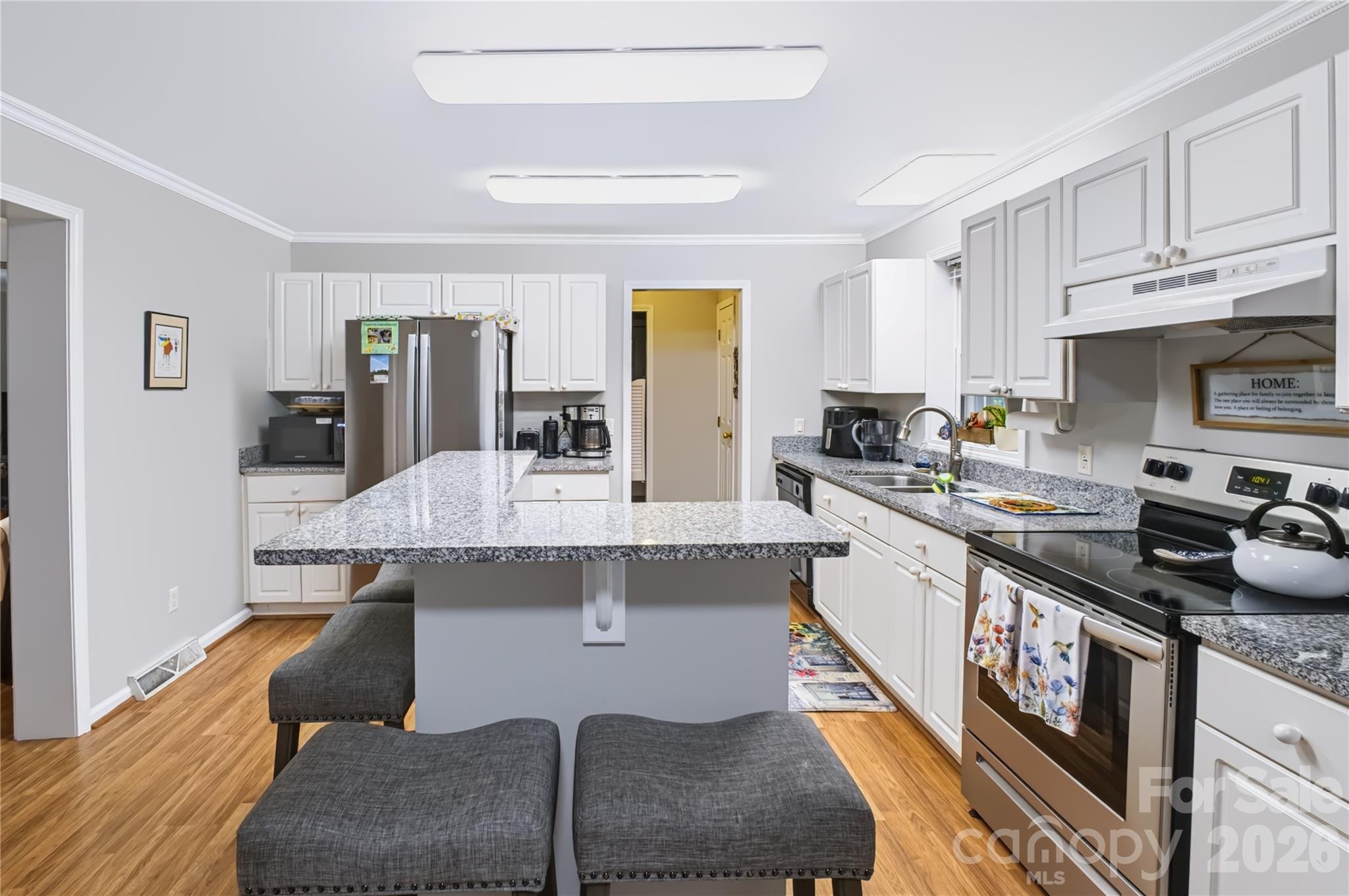 8137 Rowe Street Property Photo 5