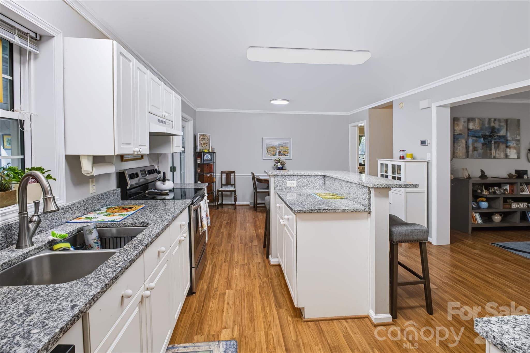 8137 Rowe Street Property Photo 6