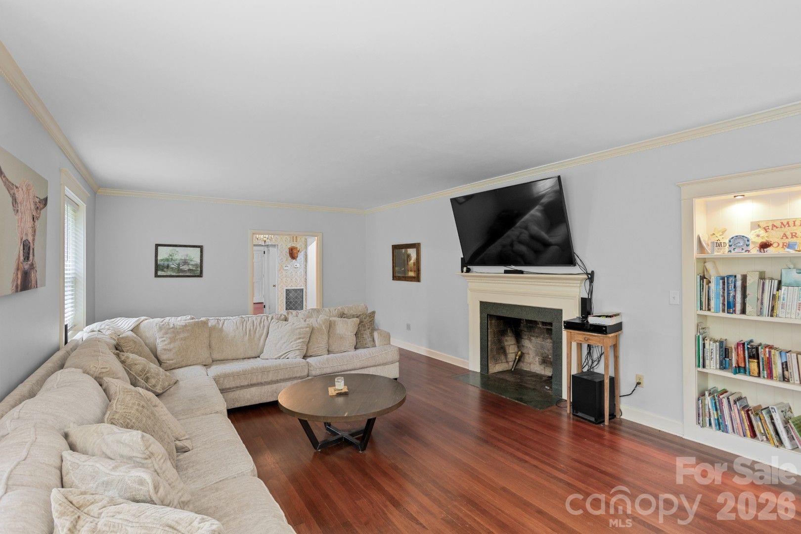 301 Carolina Avenue Property Photo 5