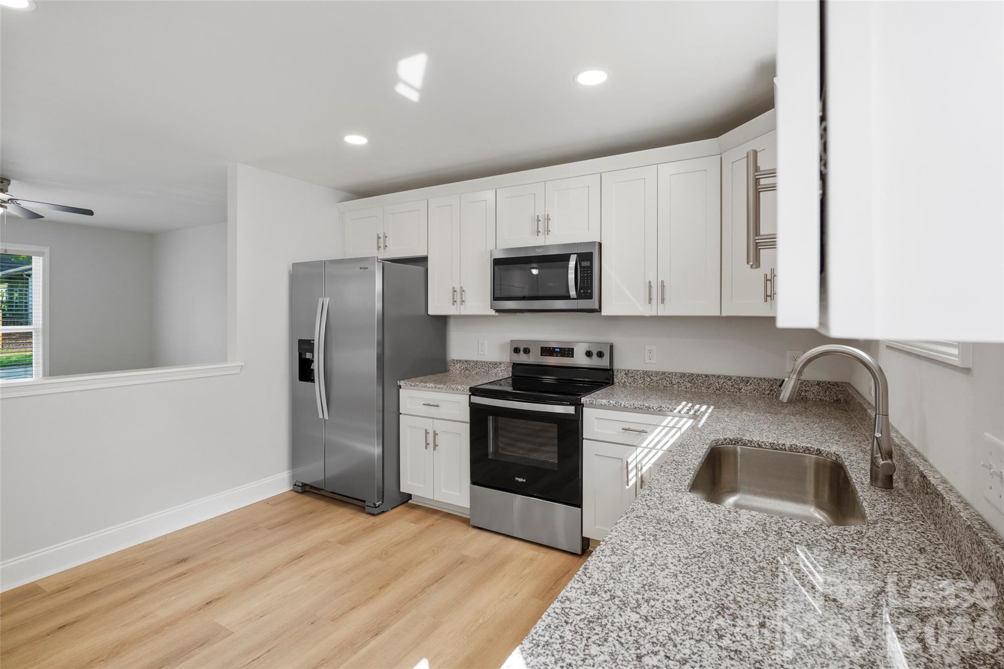 702 Park Avenue Property Photo 8