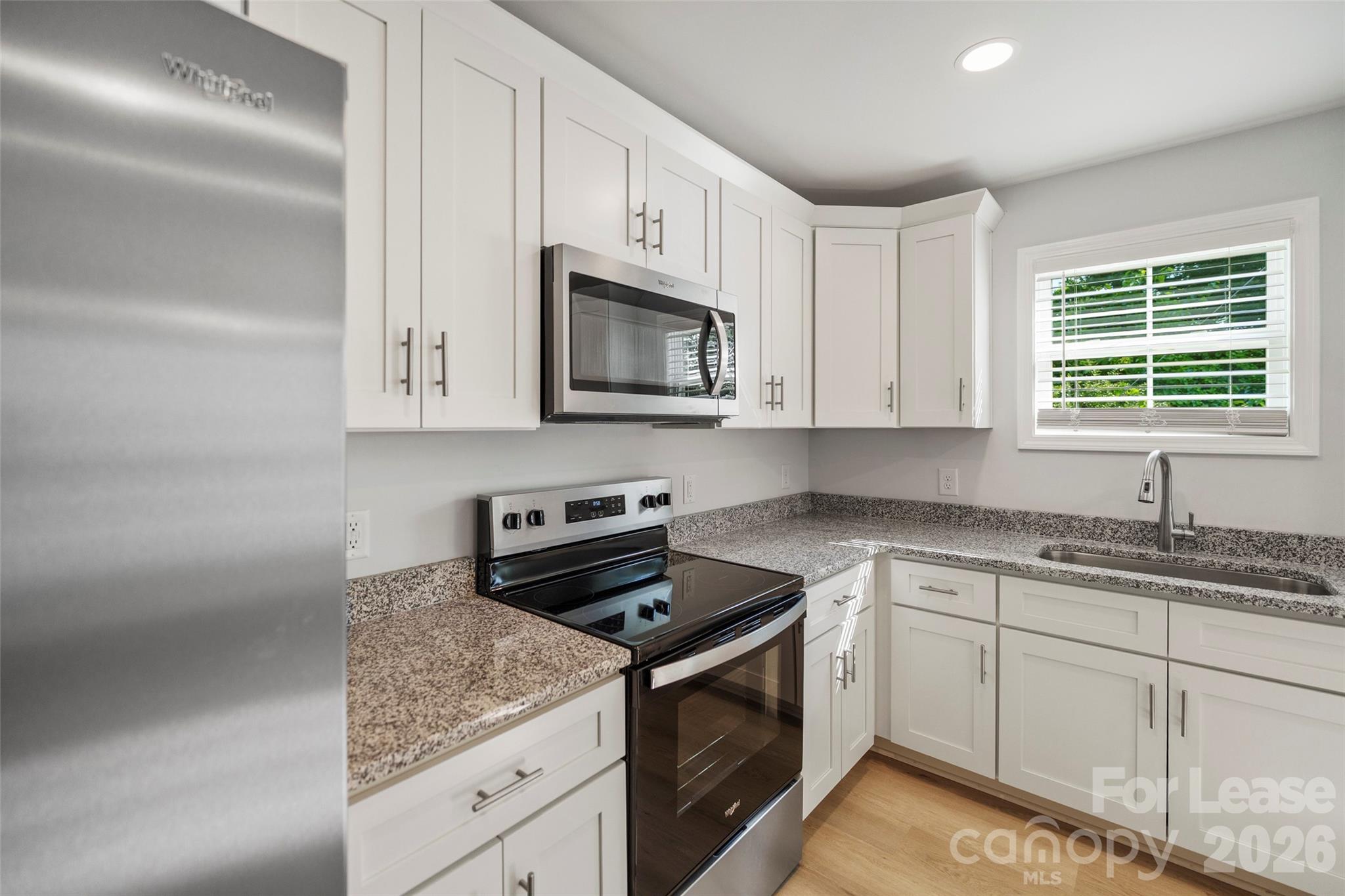 702 Park Avenue Property Photo 10