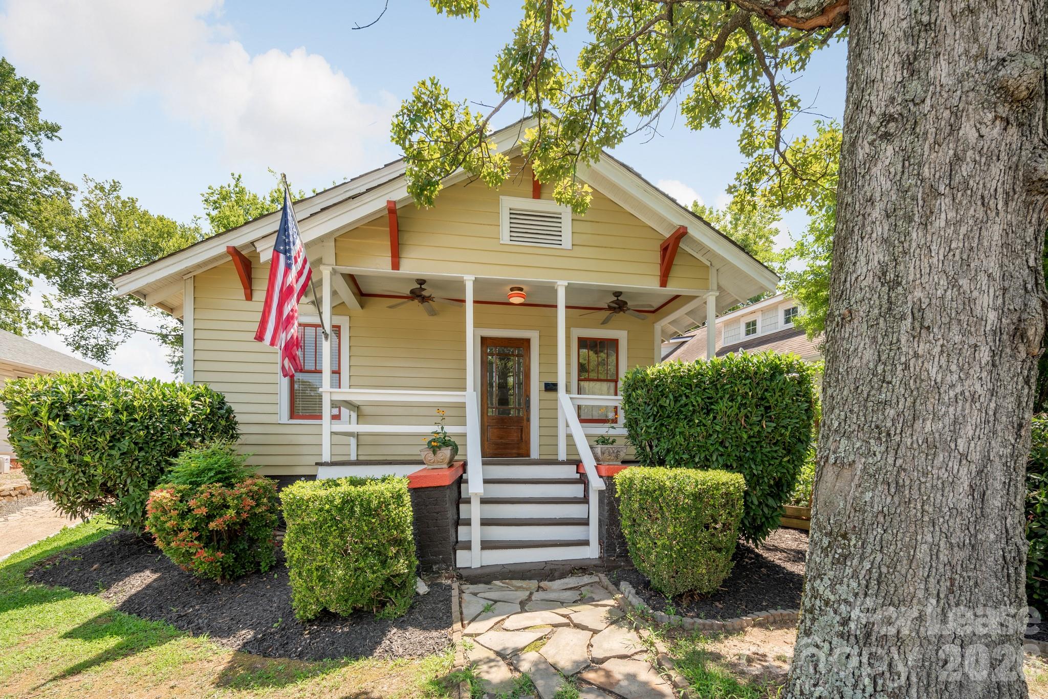 1619 S Mint Street Property Photo 3