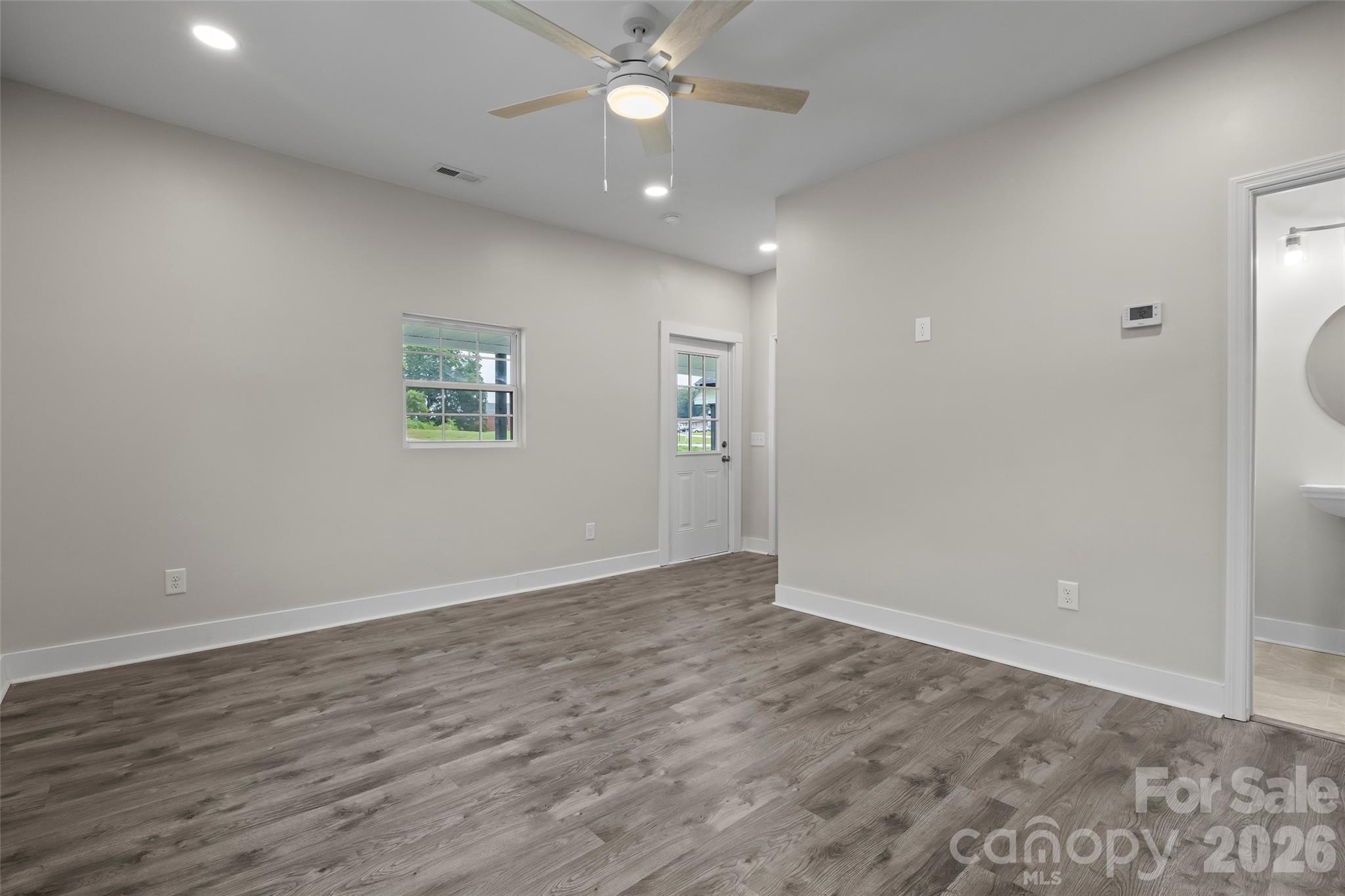 605 Kings Mountain Street Property Photo 3