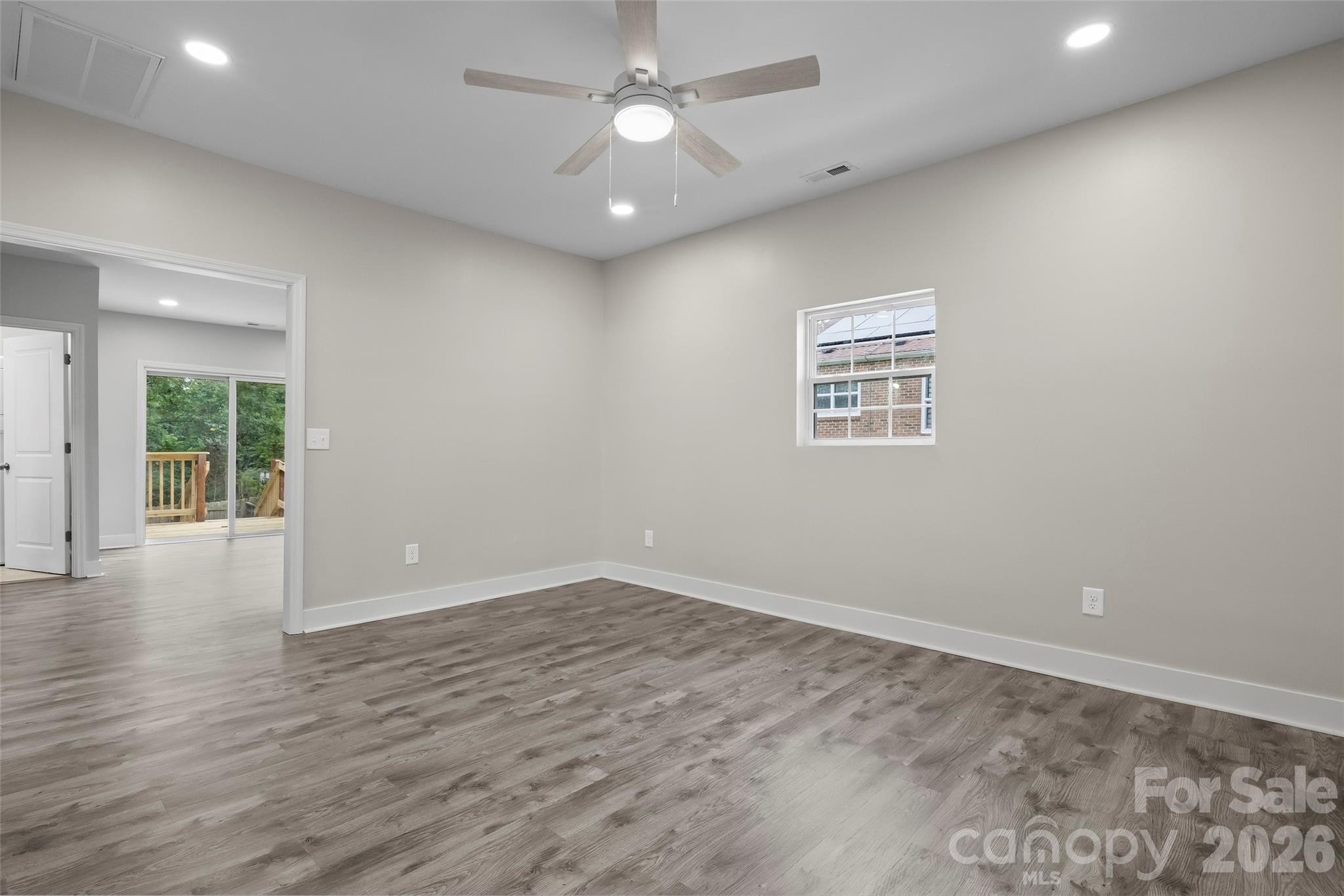 605 Kings Mountain Street Property Photo 5
